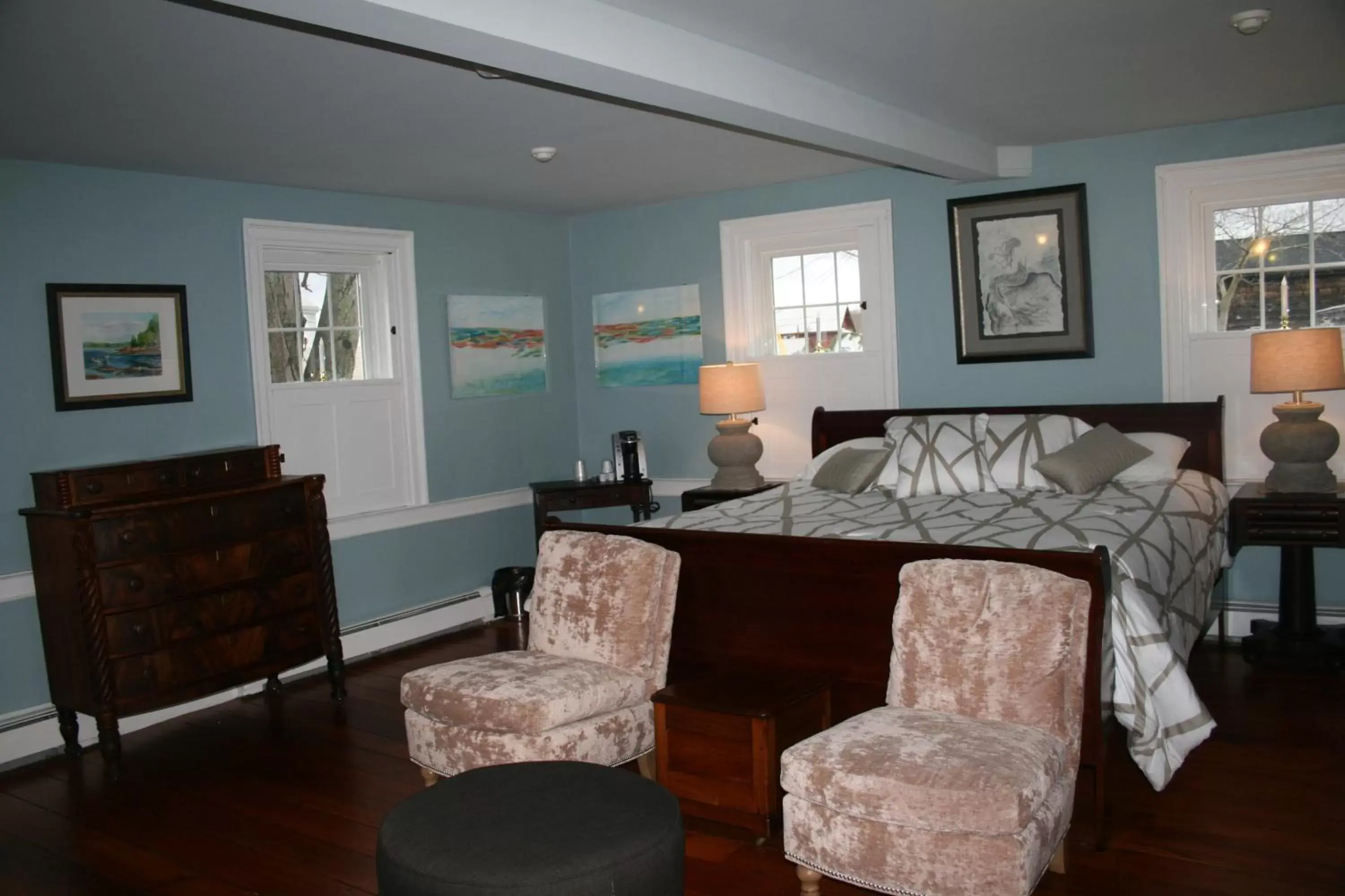 King Room in Shea's Riverside Inn & Motel King Room in Shea's Riverside Inn & Motel