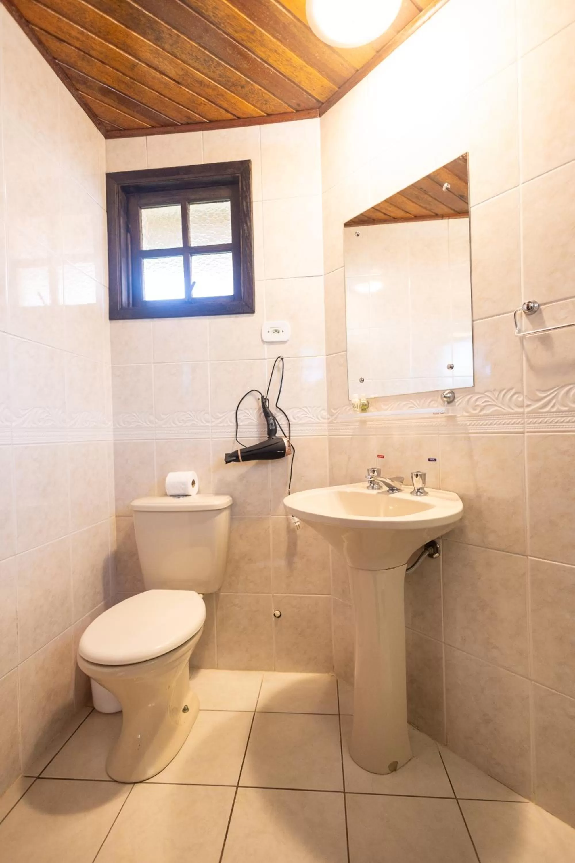 Bathroom in Chalés 3 Pinheiros