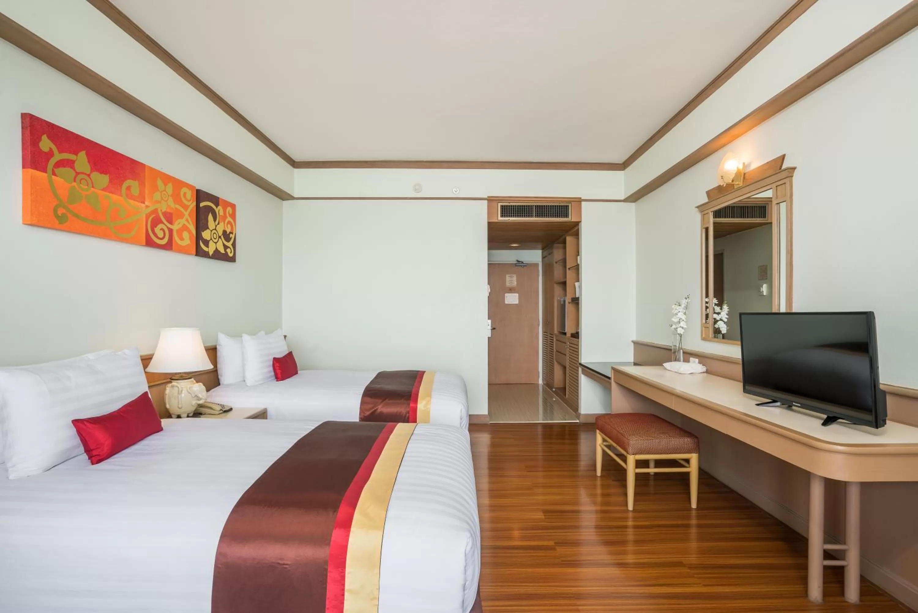 Bed in Cosy Beach Hotel - SHA Extra Plus