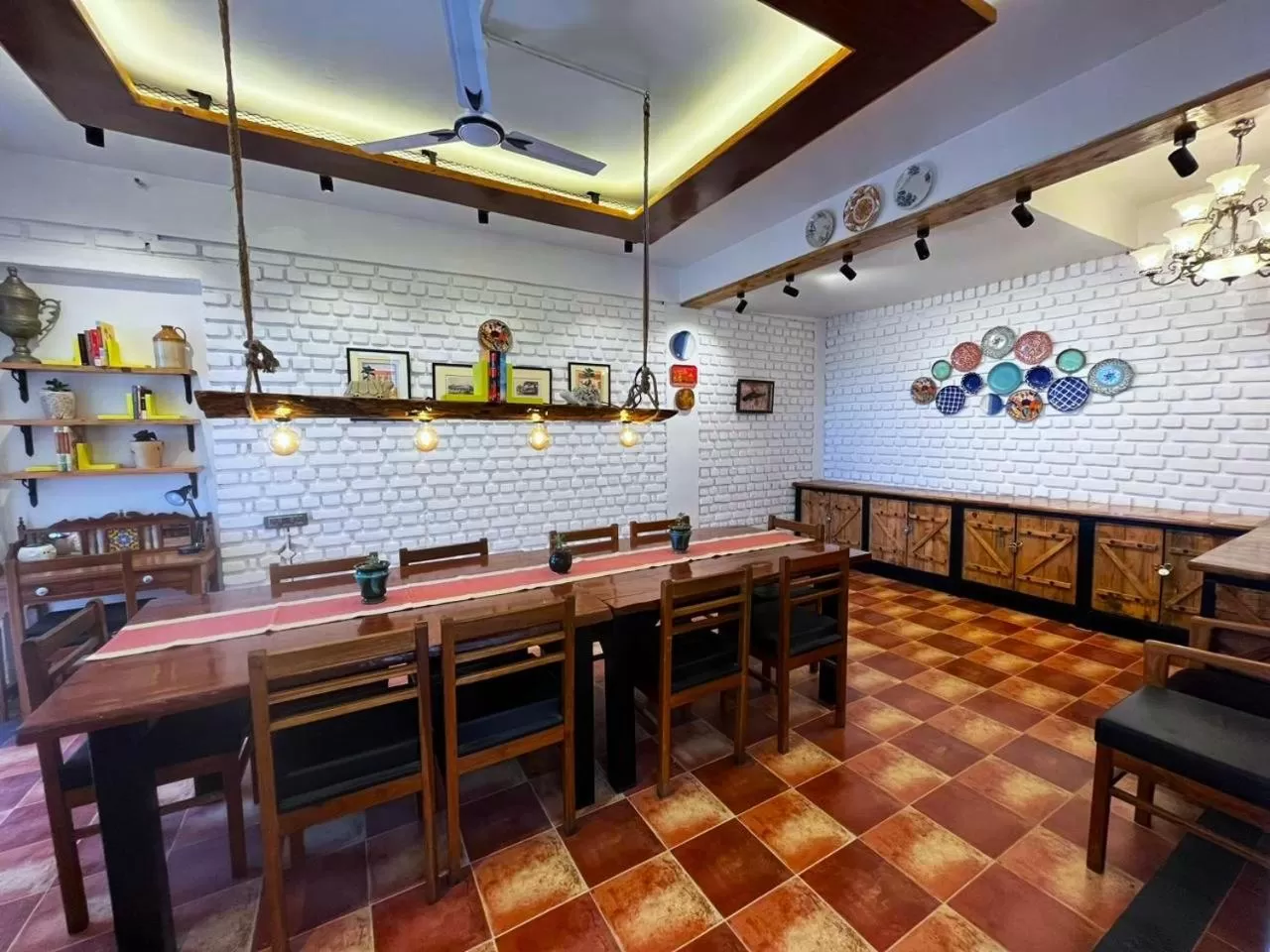 Restaurant/places to eat in The Lanswood Estate