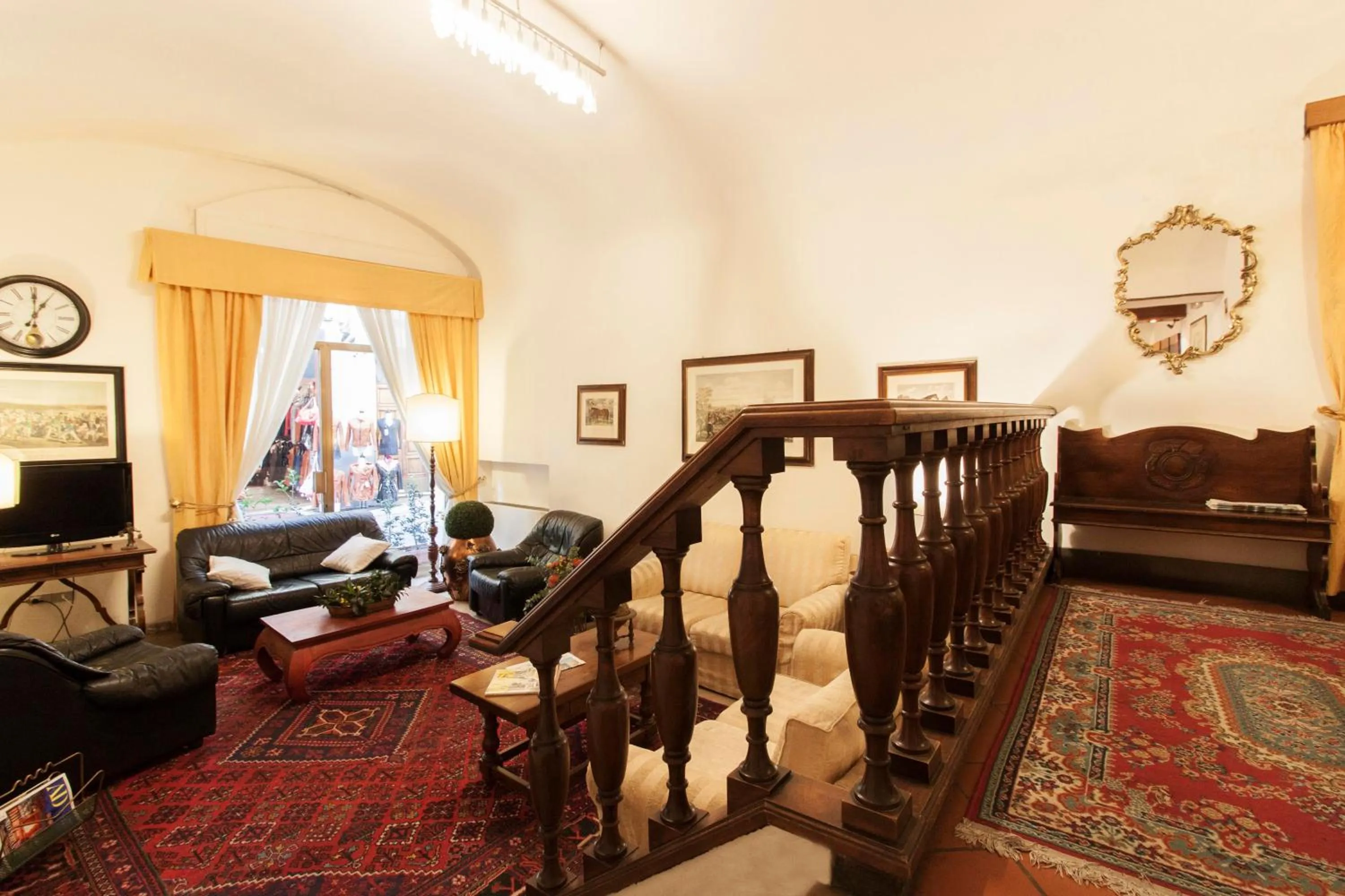 Communal lounge/ TV room in Hotel Rex