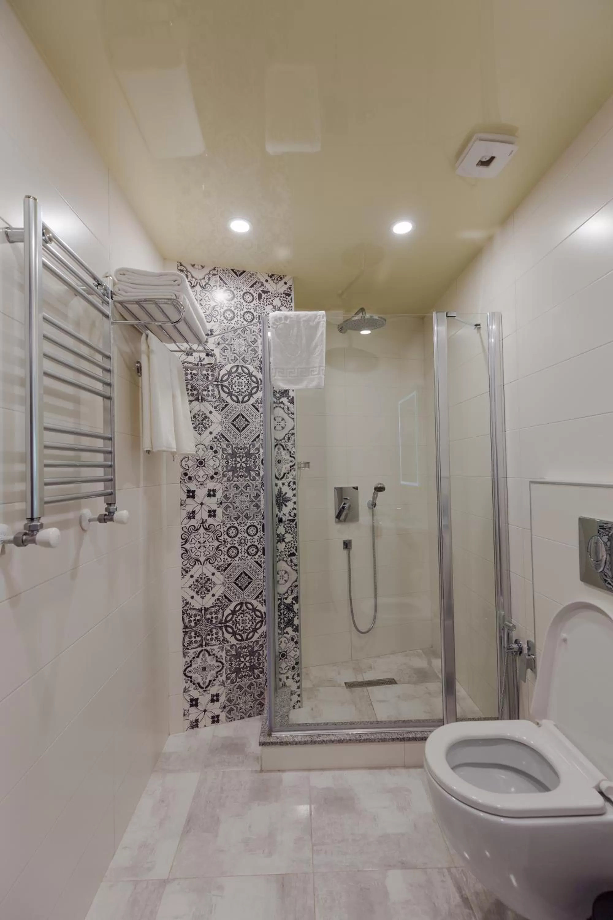 Shower, Bathroom in HOTEL BLOOM