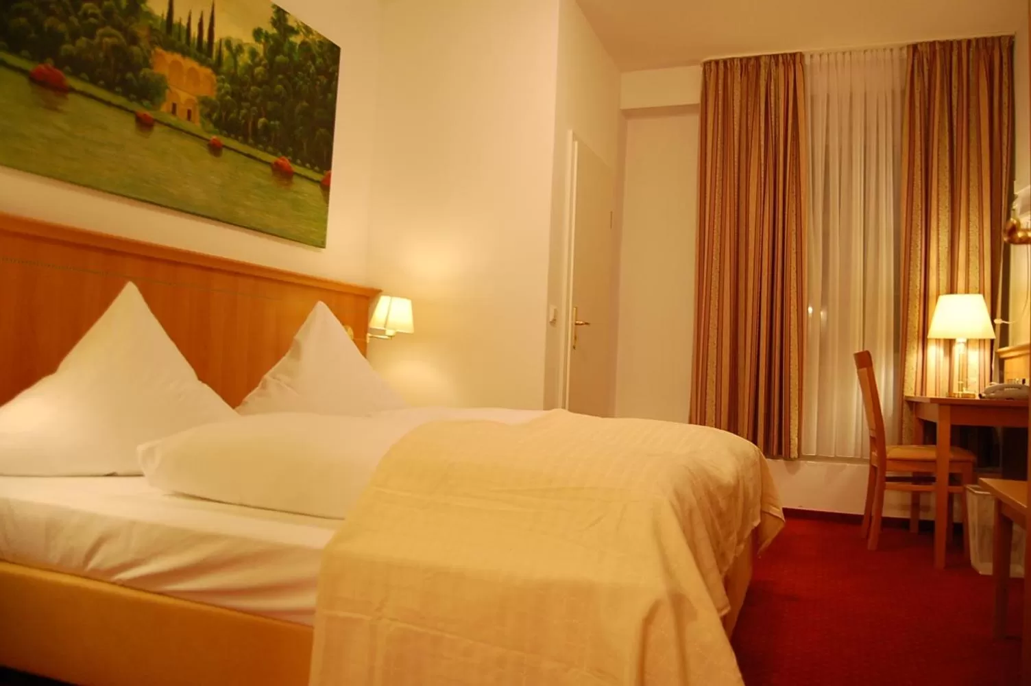 Bed in Hotel Mohren Post