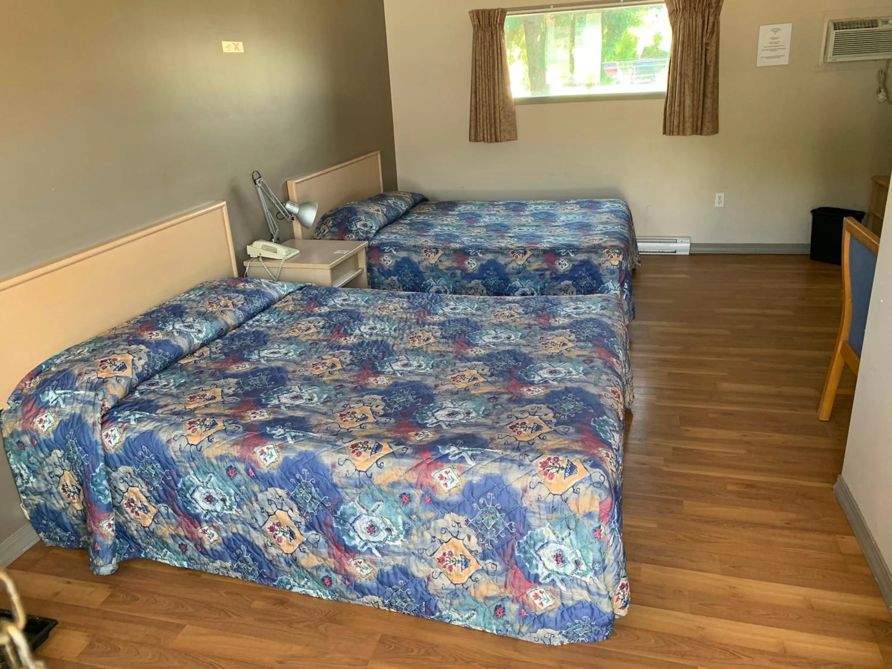 Bed in Gateway Motel