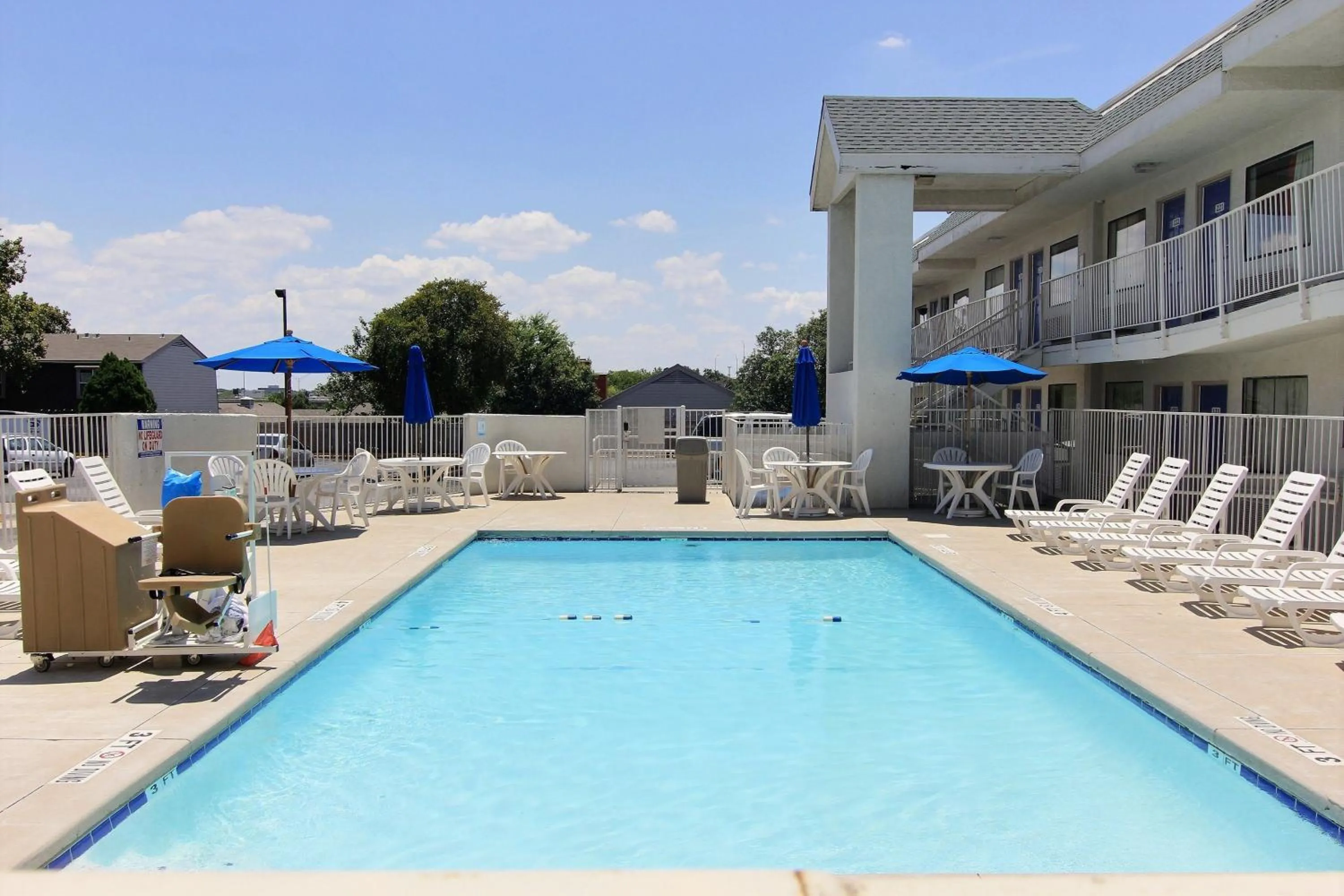 Swimming Pool in Motel 6-Austin, TX