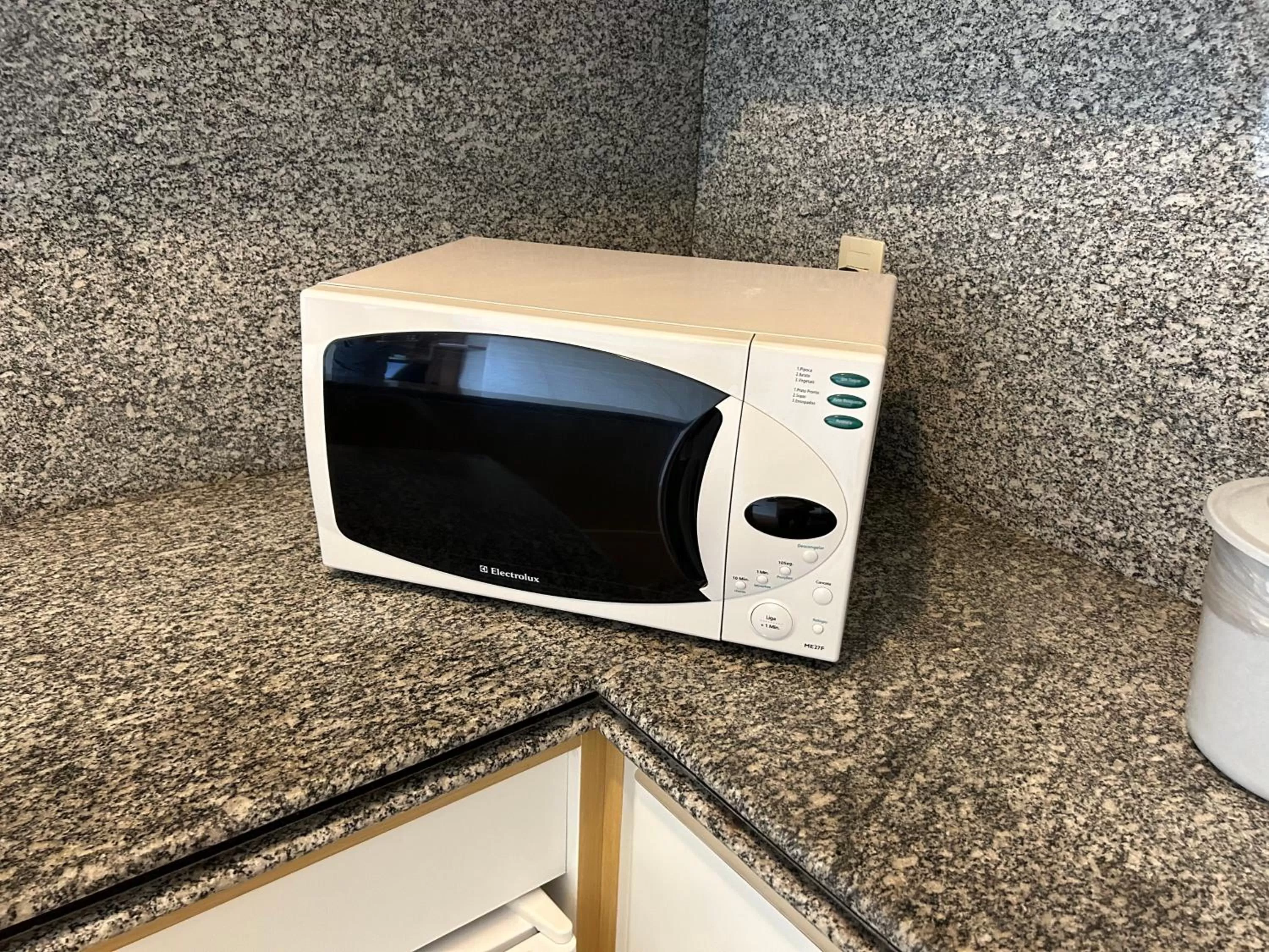 minibar, TV/Entertainment Center in Golfinhos Apart Hotel