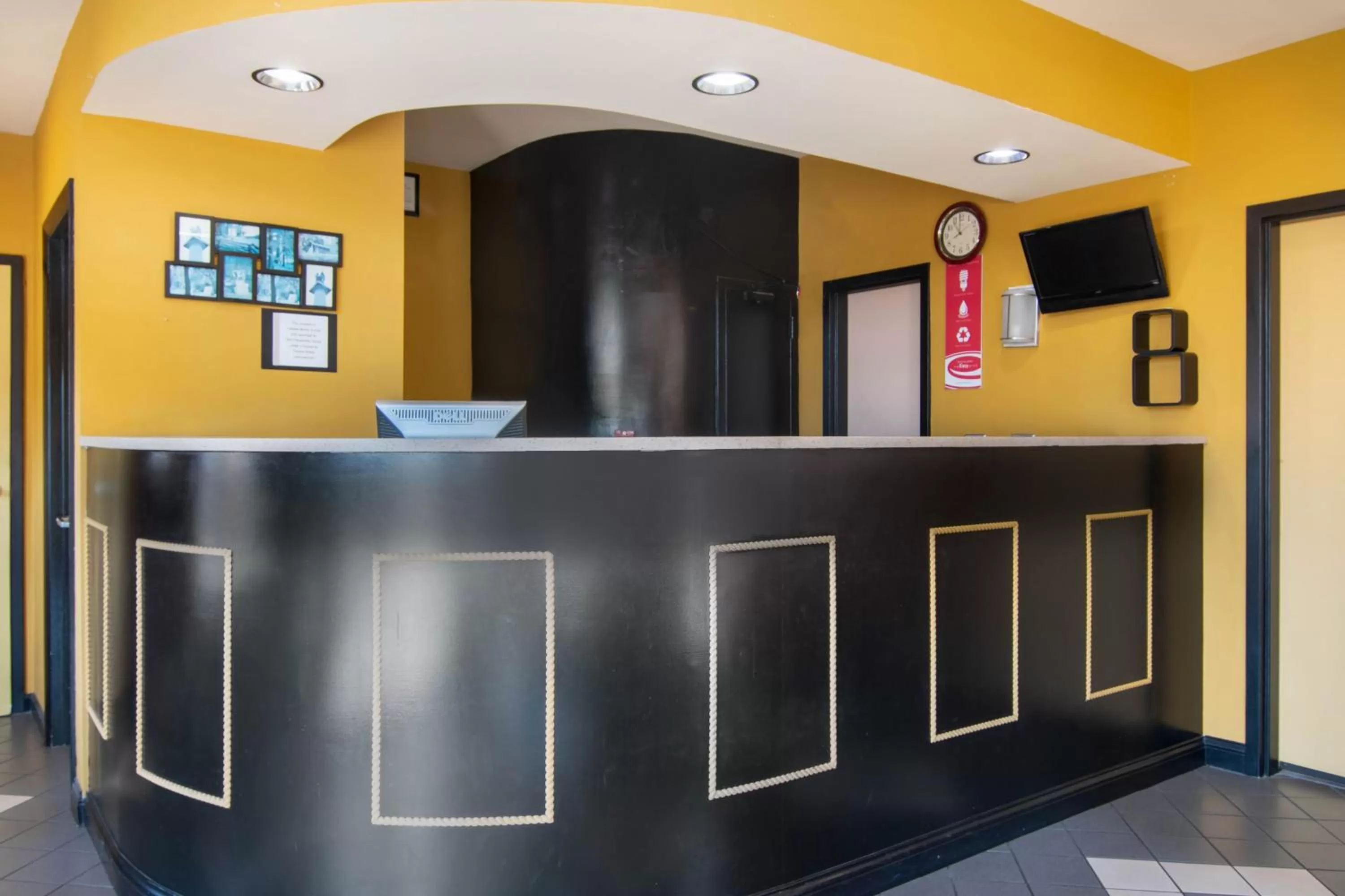 Lobby or reception in Econo Lodge Inn & Suites