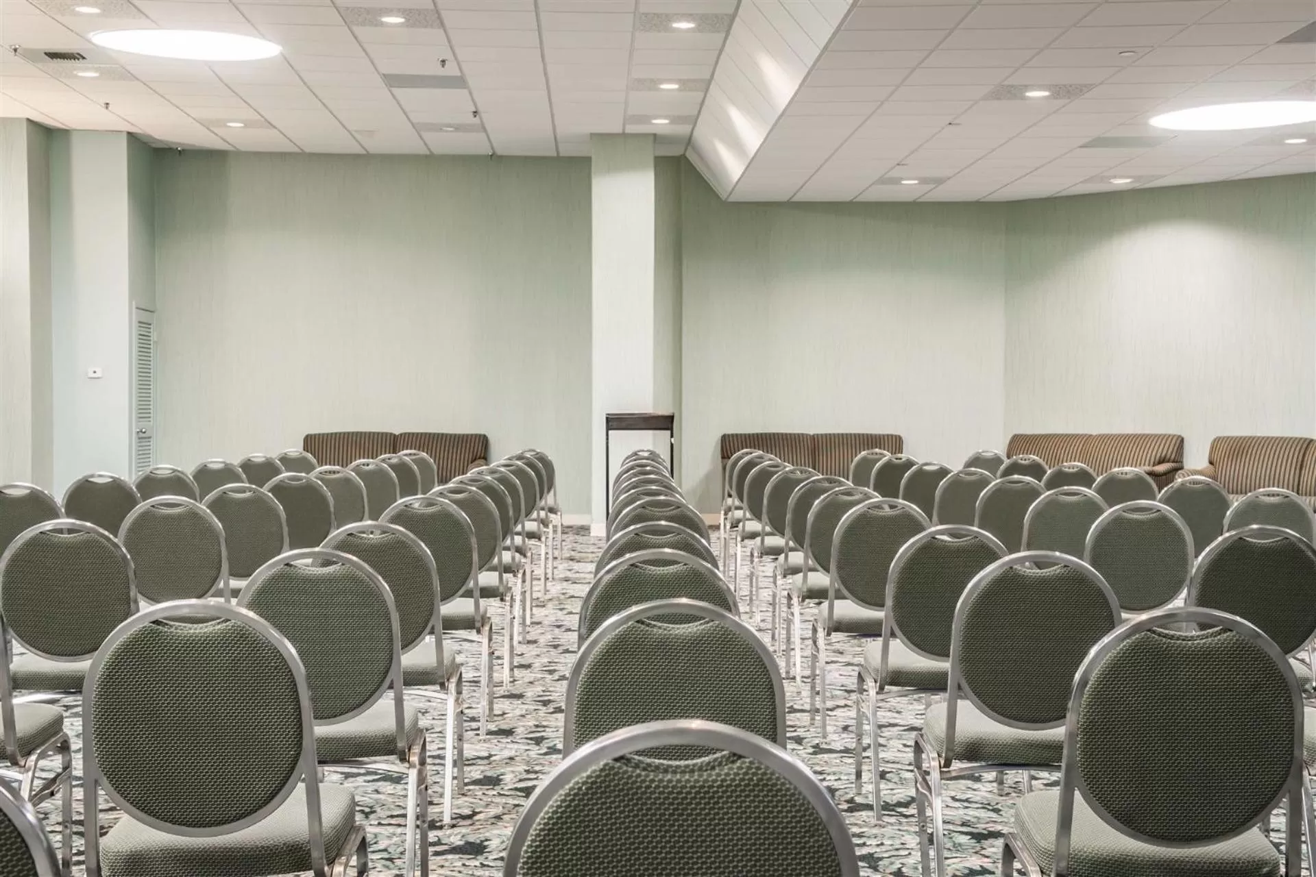 Business facilities in Sunchase Inn & Suites