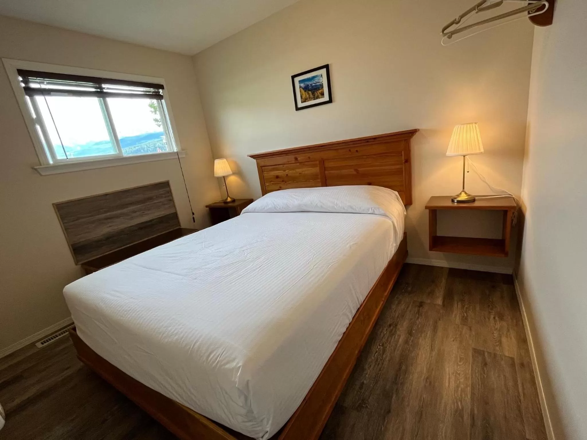 Bed in Brookside Motel