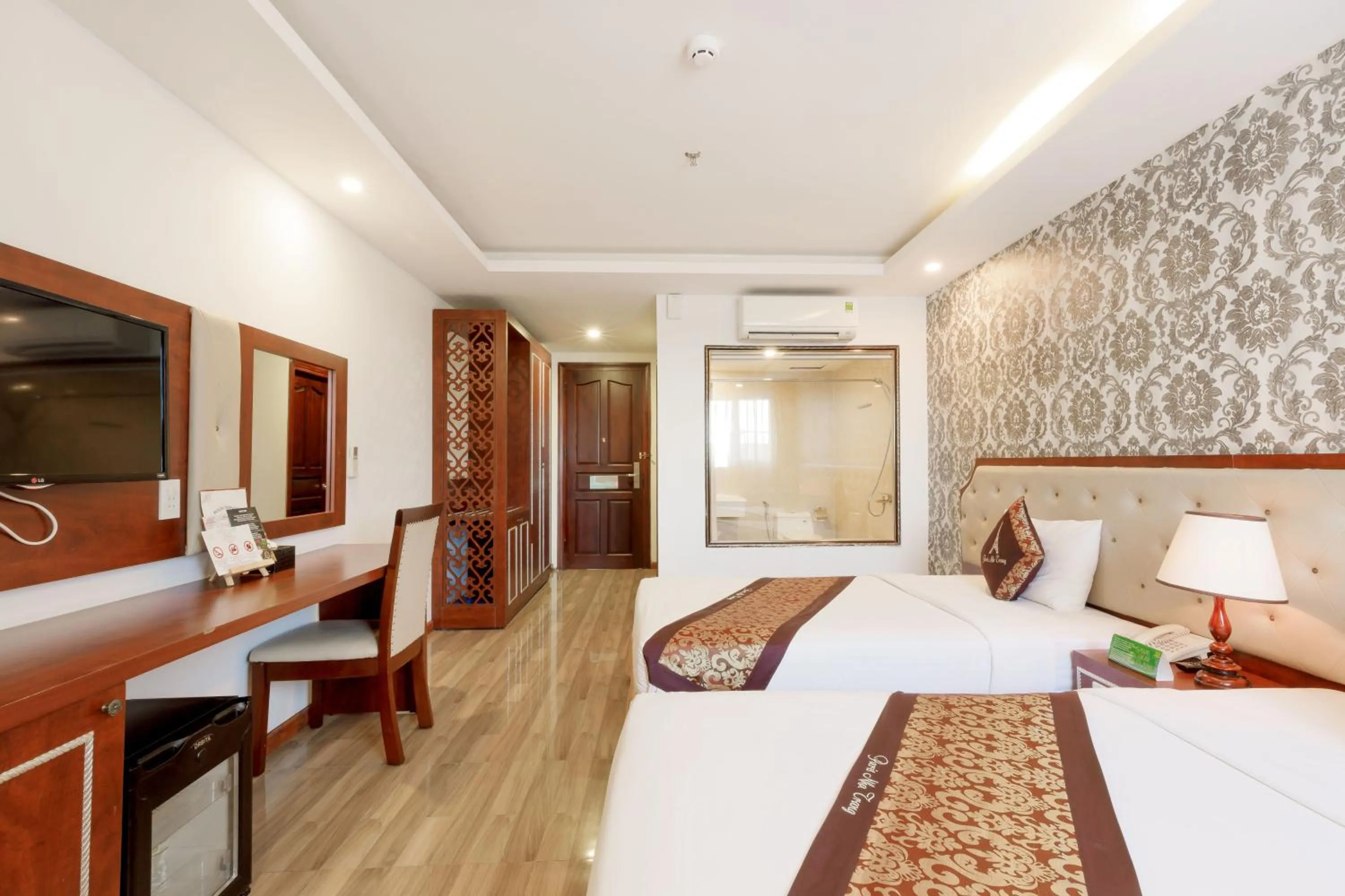 Bed in Paris Luxury Hotel & Apartment Nha Trang