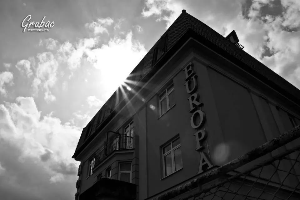 Facade/entrance, Property Building in Hotel Europa