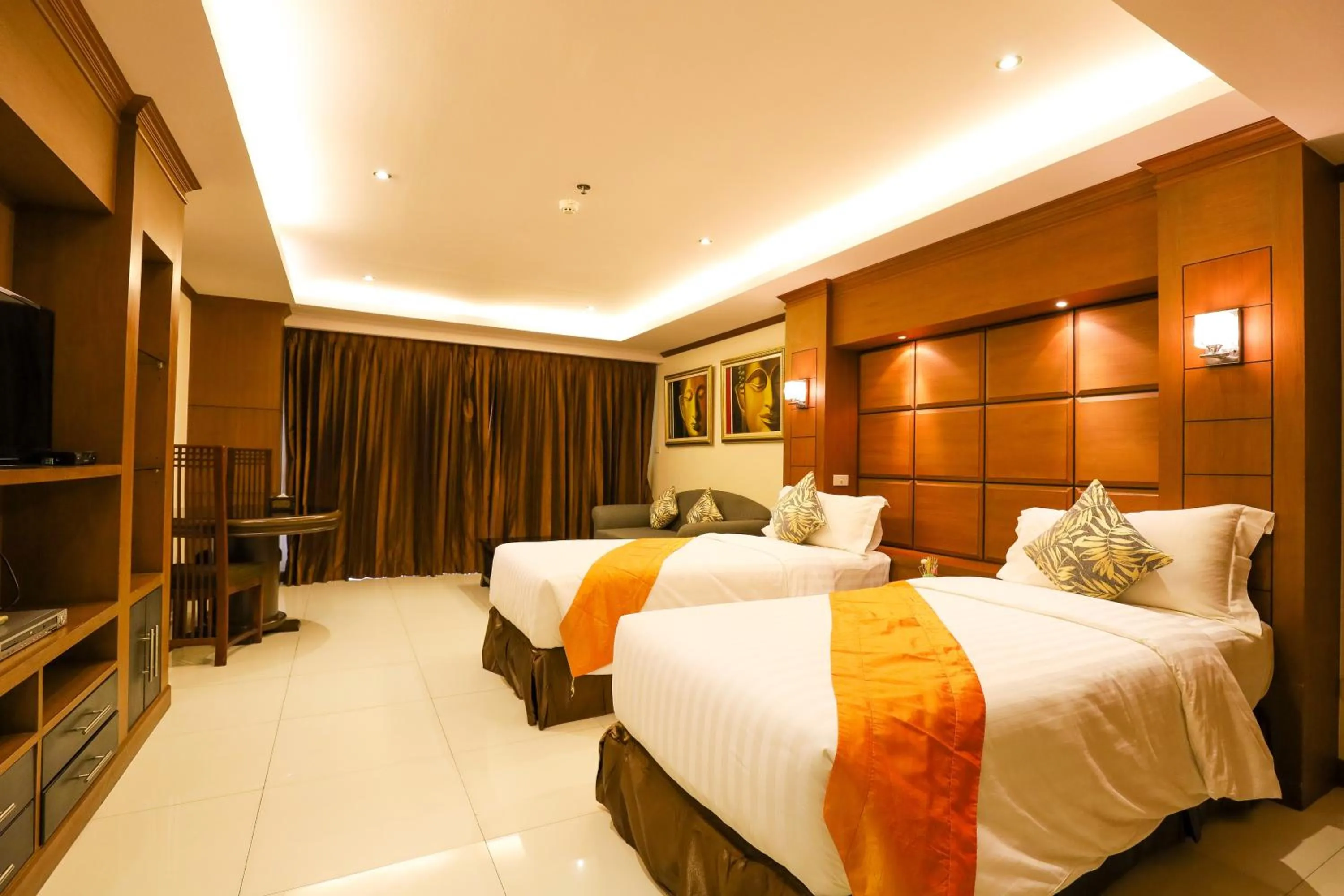 Bed in Tara Court Hotel