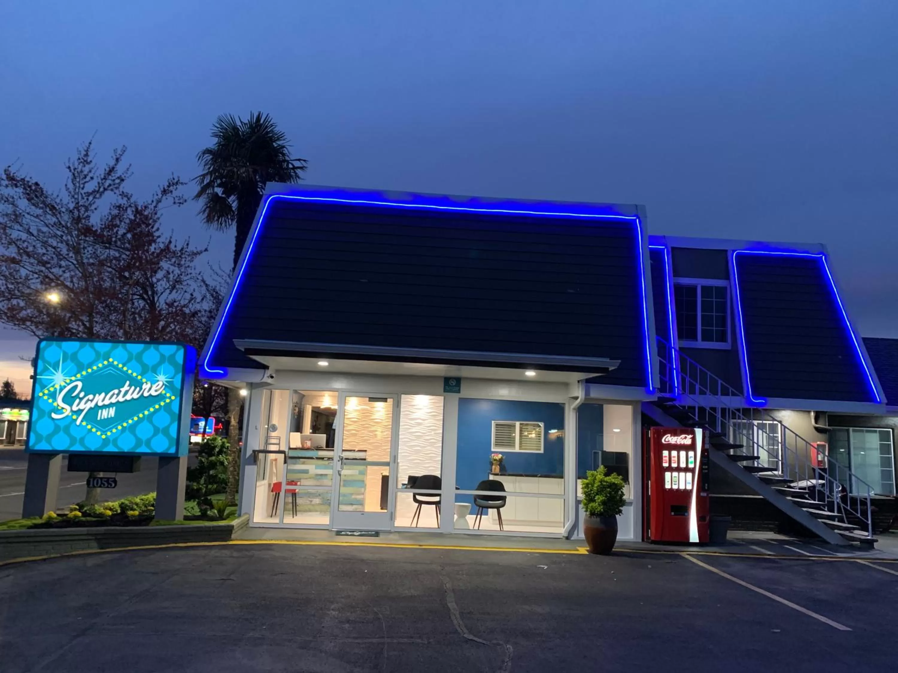 Property building in Signature Inn Eugene