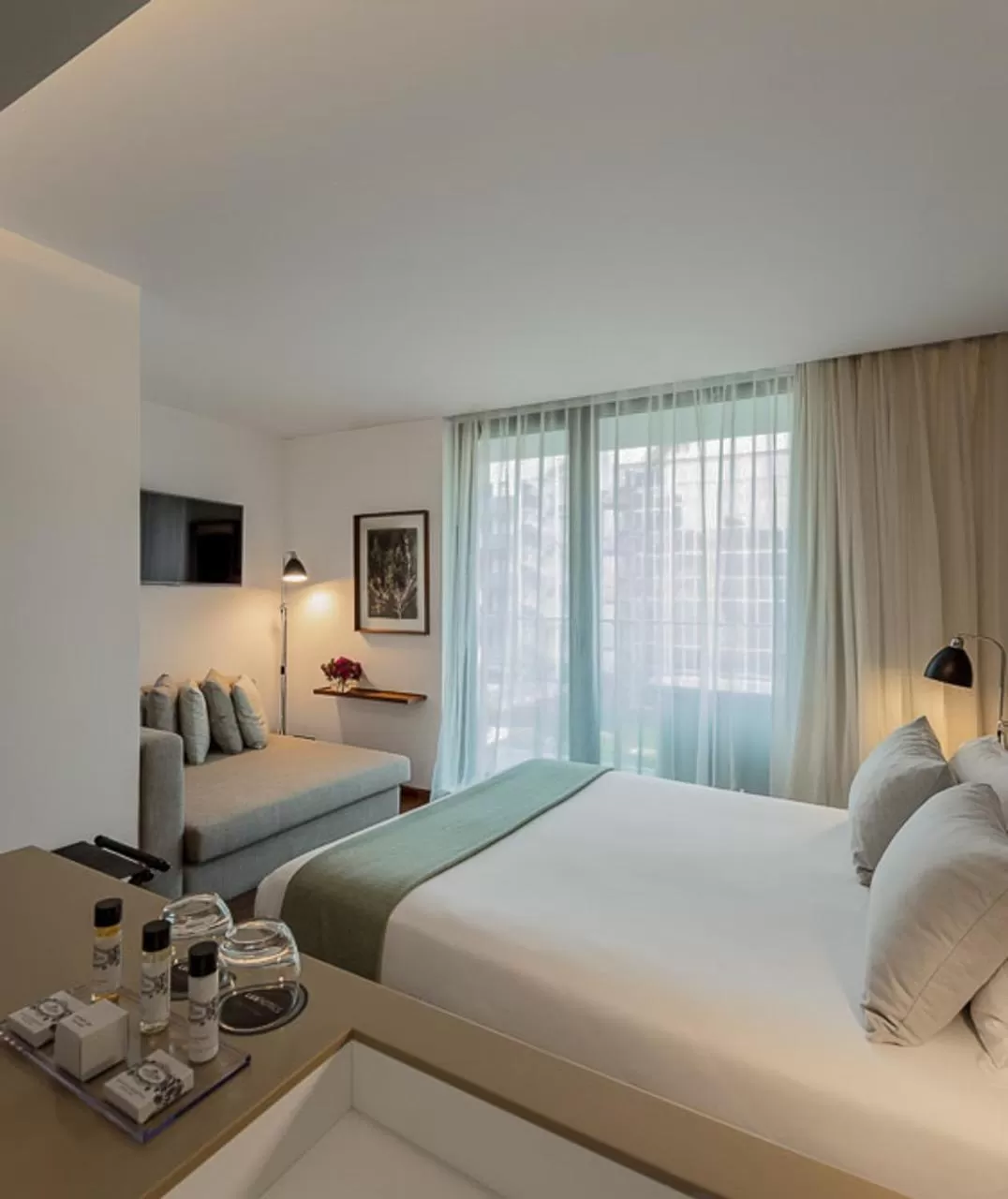 Toilet, Bed in Lux Lisboa Park