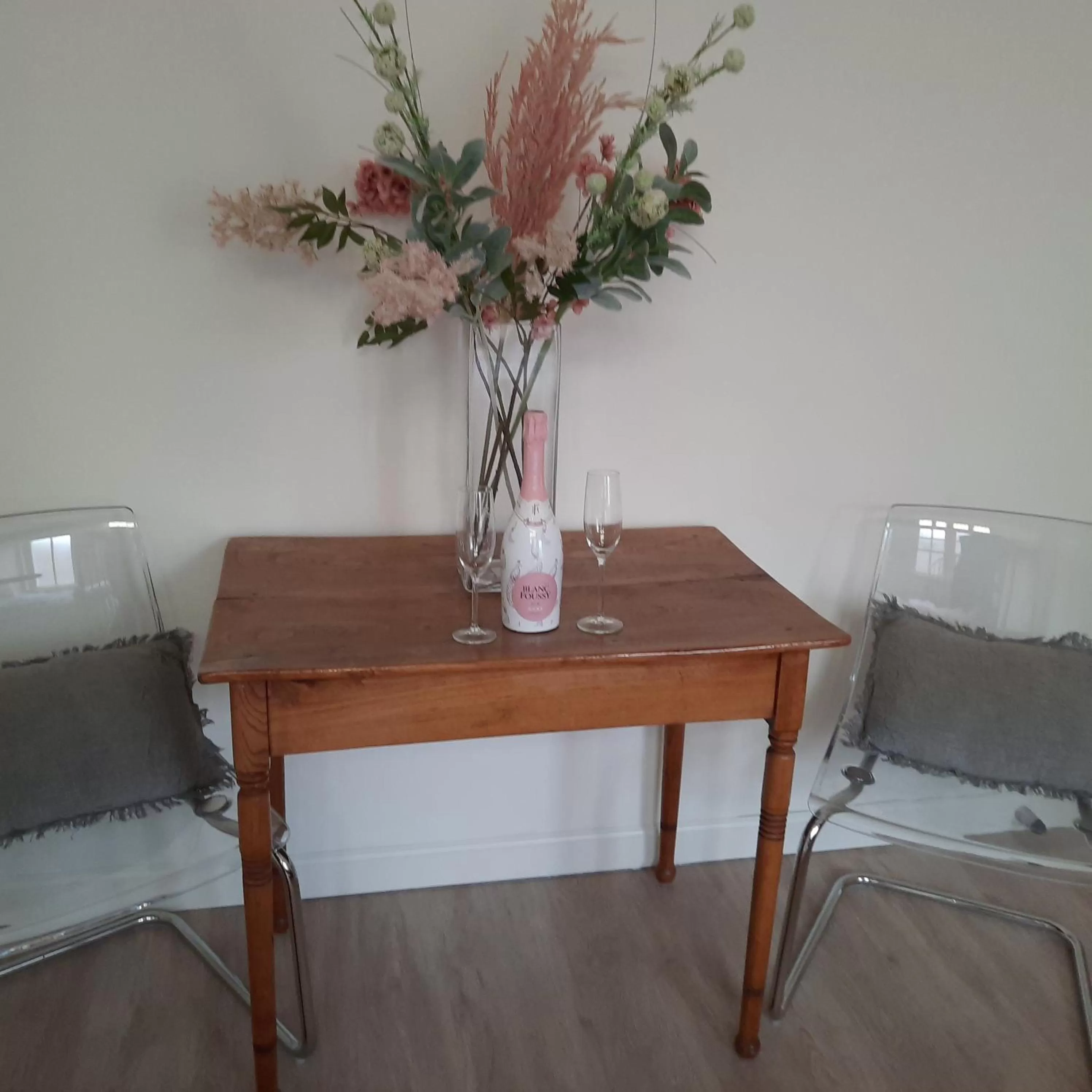 Seating area, Dining Area in Lekkerwegbijleeuwen, 1 minuut naar hartje centrum