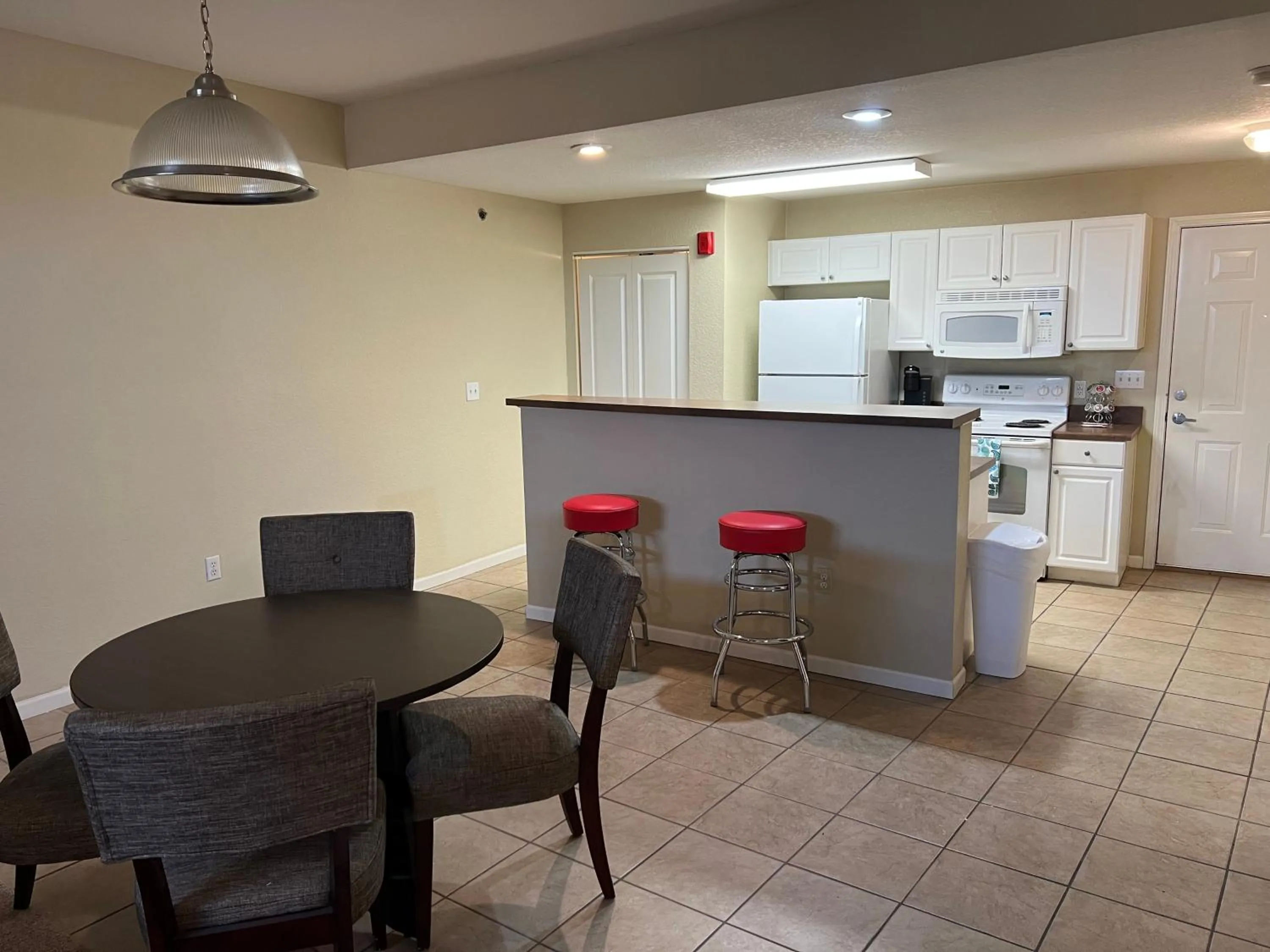 kitchen in WASHBURN HOTEL SUITES