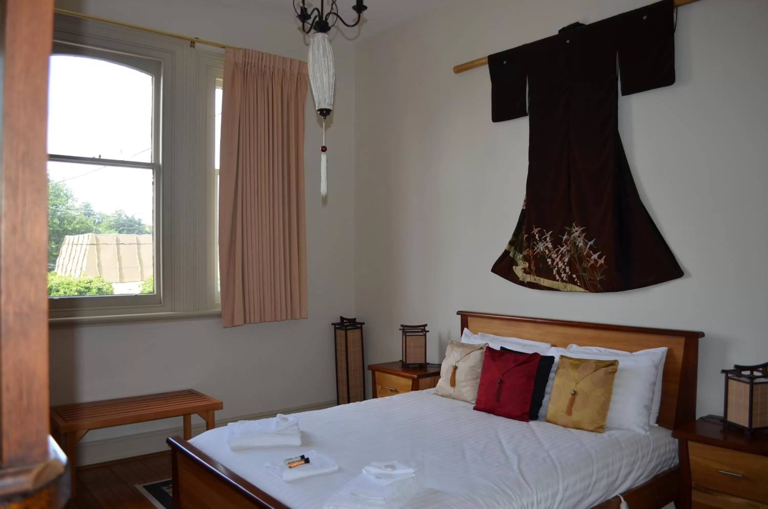 Bed in The Empire Hotel Deloraine