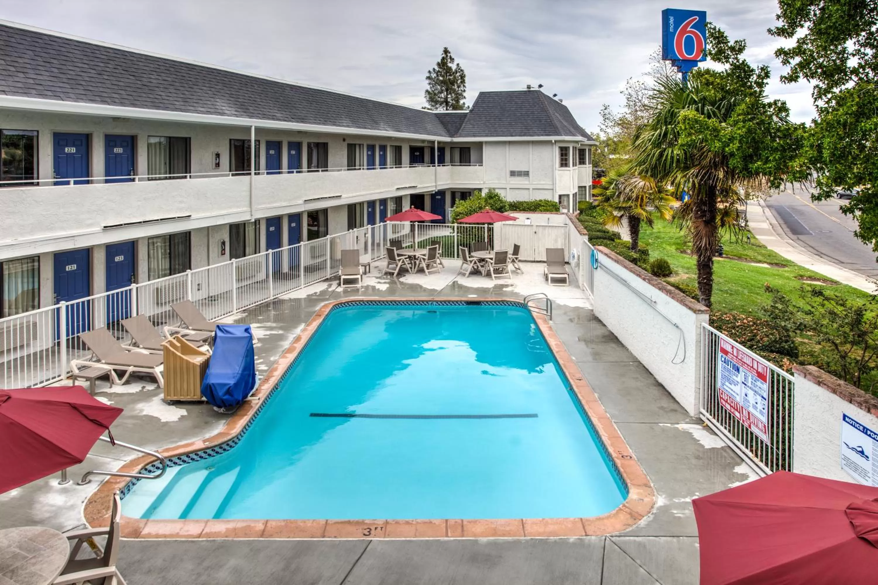 Decorative detail in Motel 6-Fairfield, CA - North