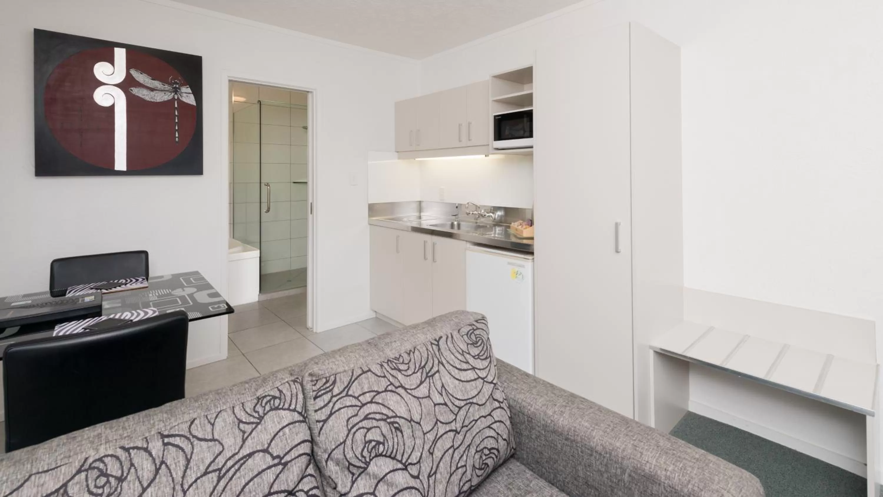 Dining area in Anchorage Motel