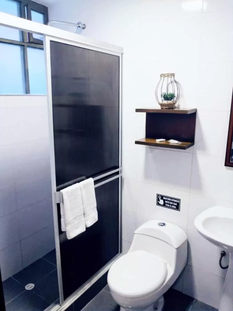 Bathroom in Hotel Maceo Chico