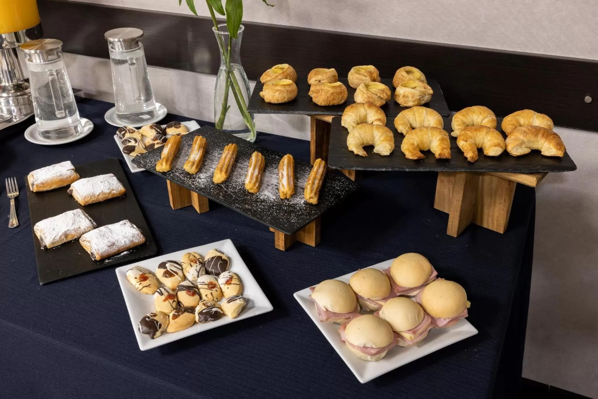 Meeting/conference room in Holiday Inn Express Puerto Madero by IHG