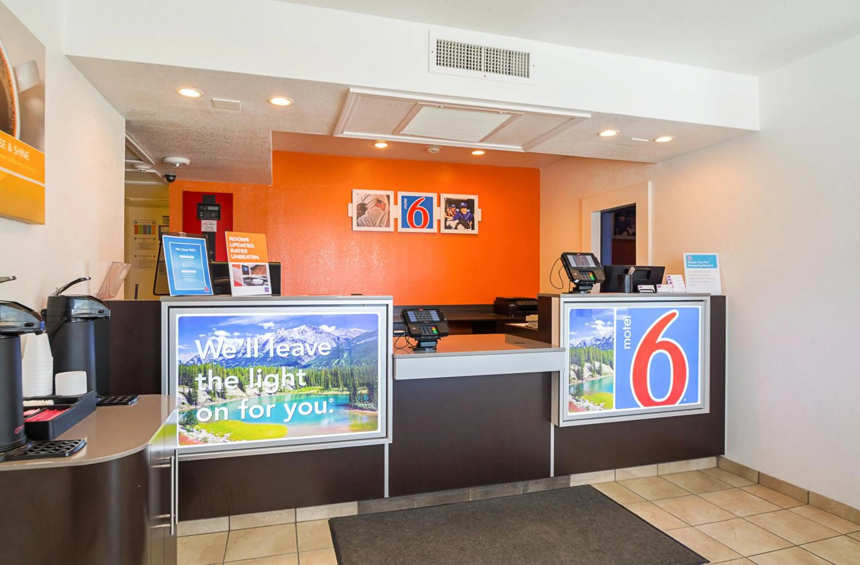 Lobby or reception in Motel 6-Pueblo, CO - I-25