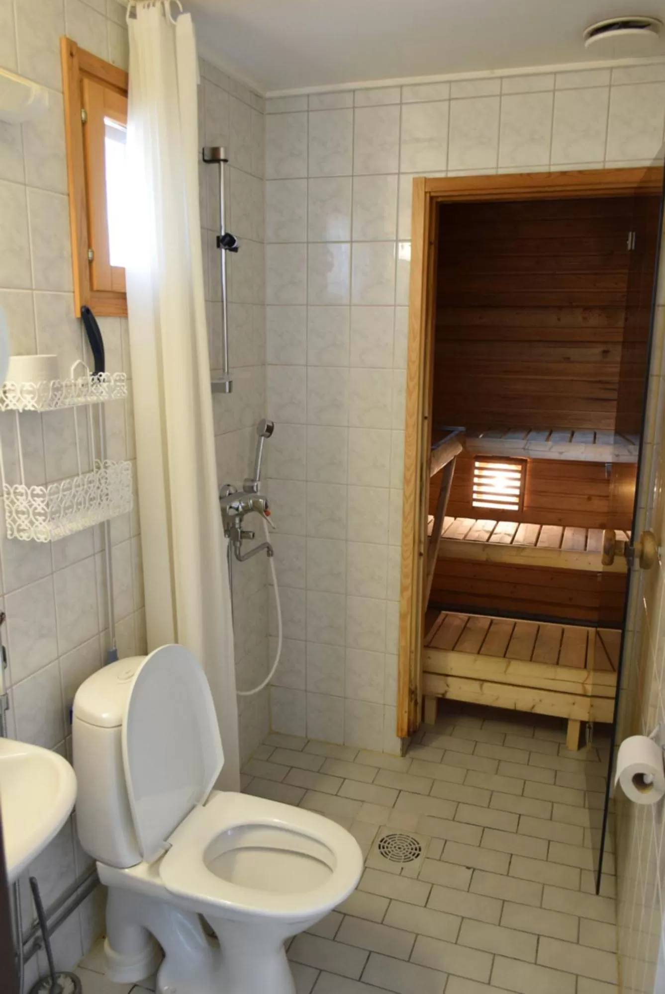 Shower in Visulahti Cottages