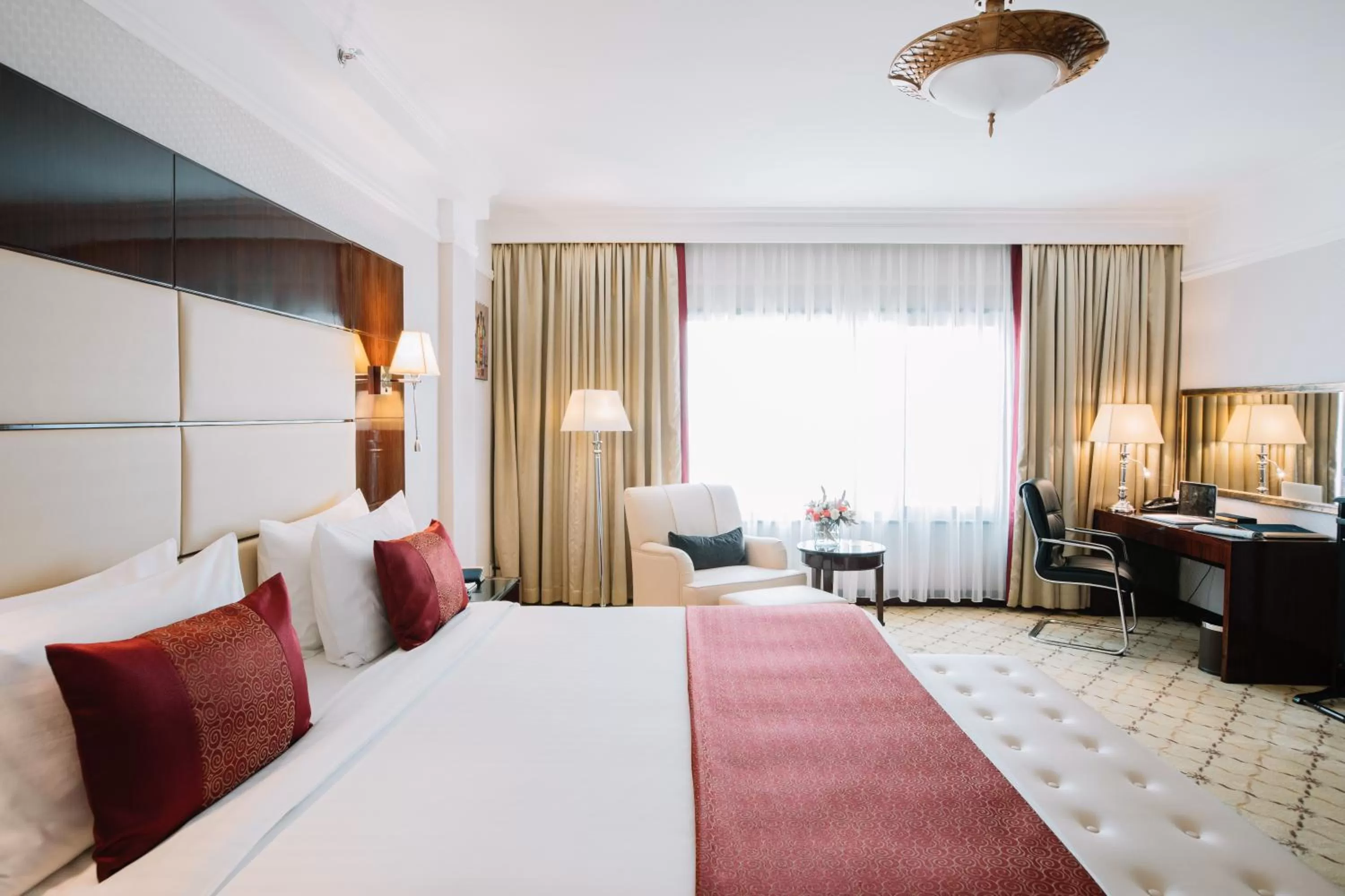 Photo of the whole room, Bed in Golden Tulip Addis Ababa