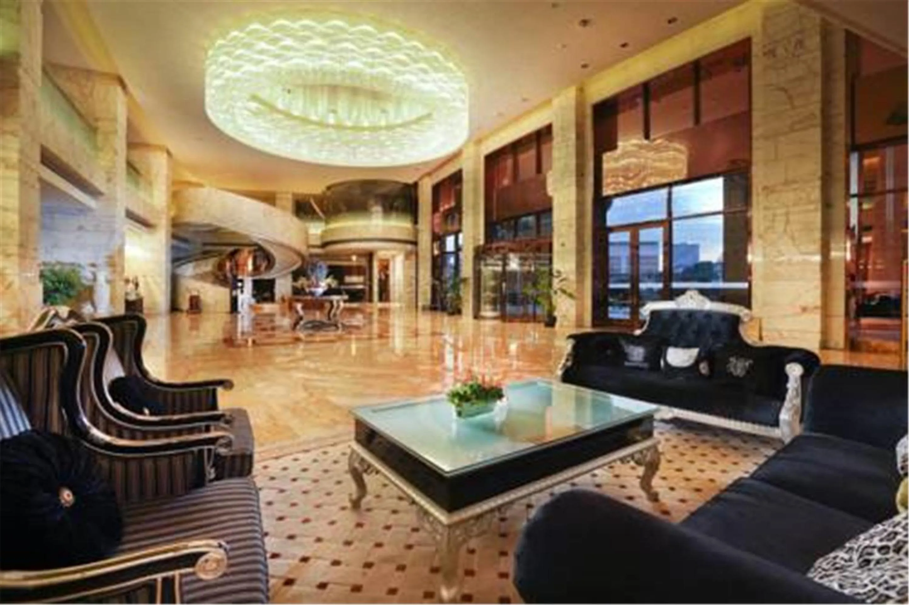 Lobby or reception in Royal International Hotel Shanghai - Pudong International Airport