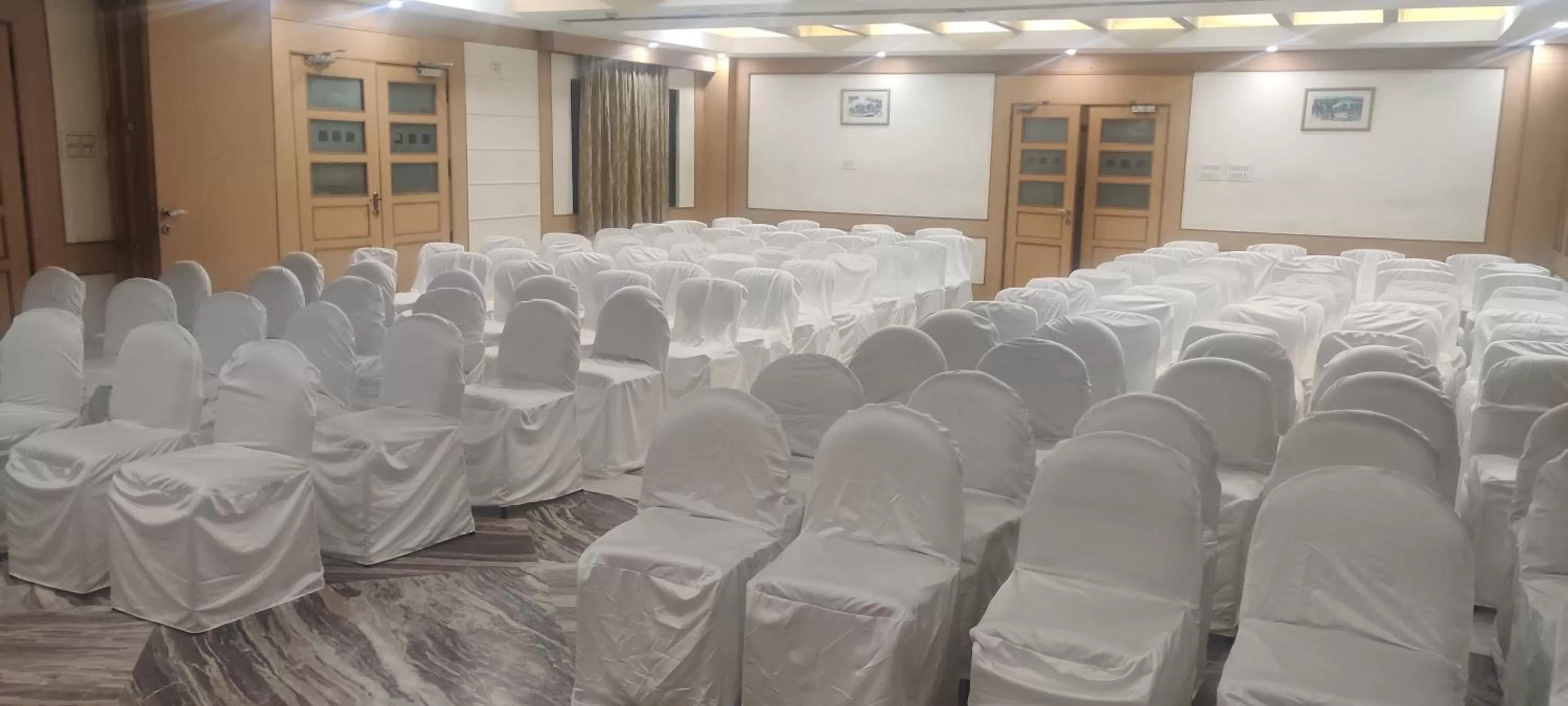 Banquet Facilities in Hotel Aishwarywaa