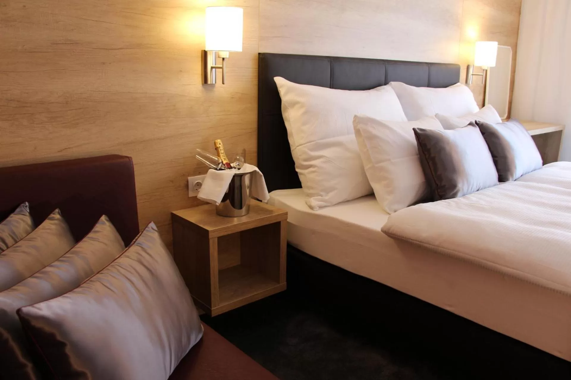 Bed in Villa Aruba & Private SPA Suites