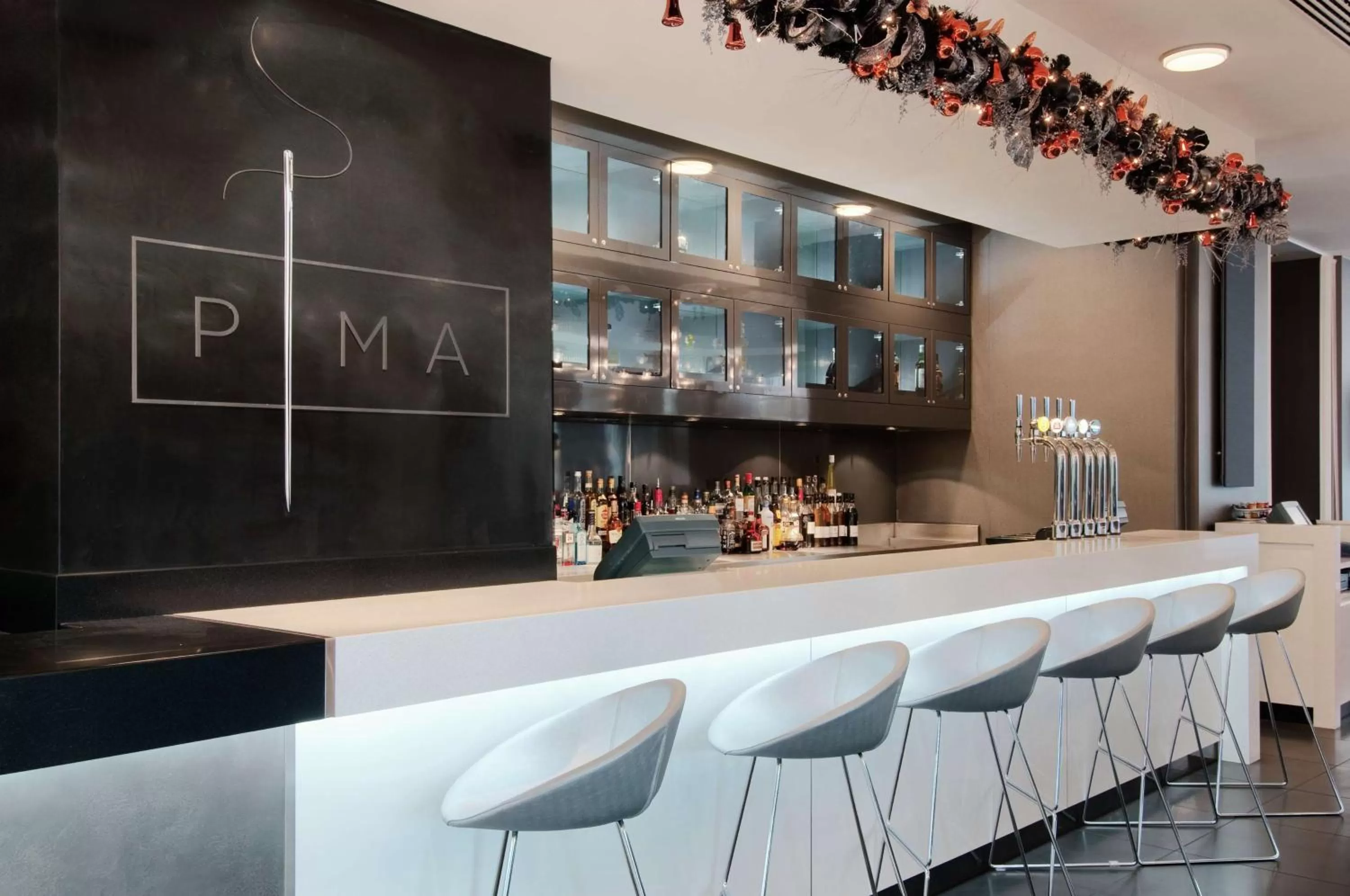 Lounge or bar in Hilton Liverpool City Centre