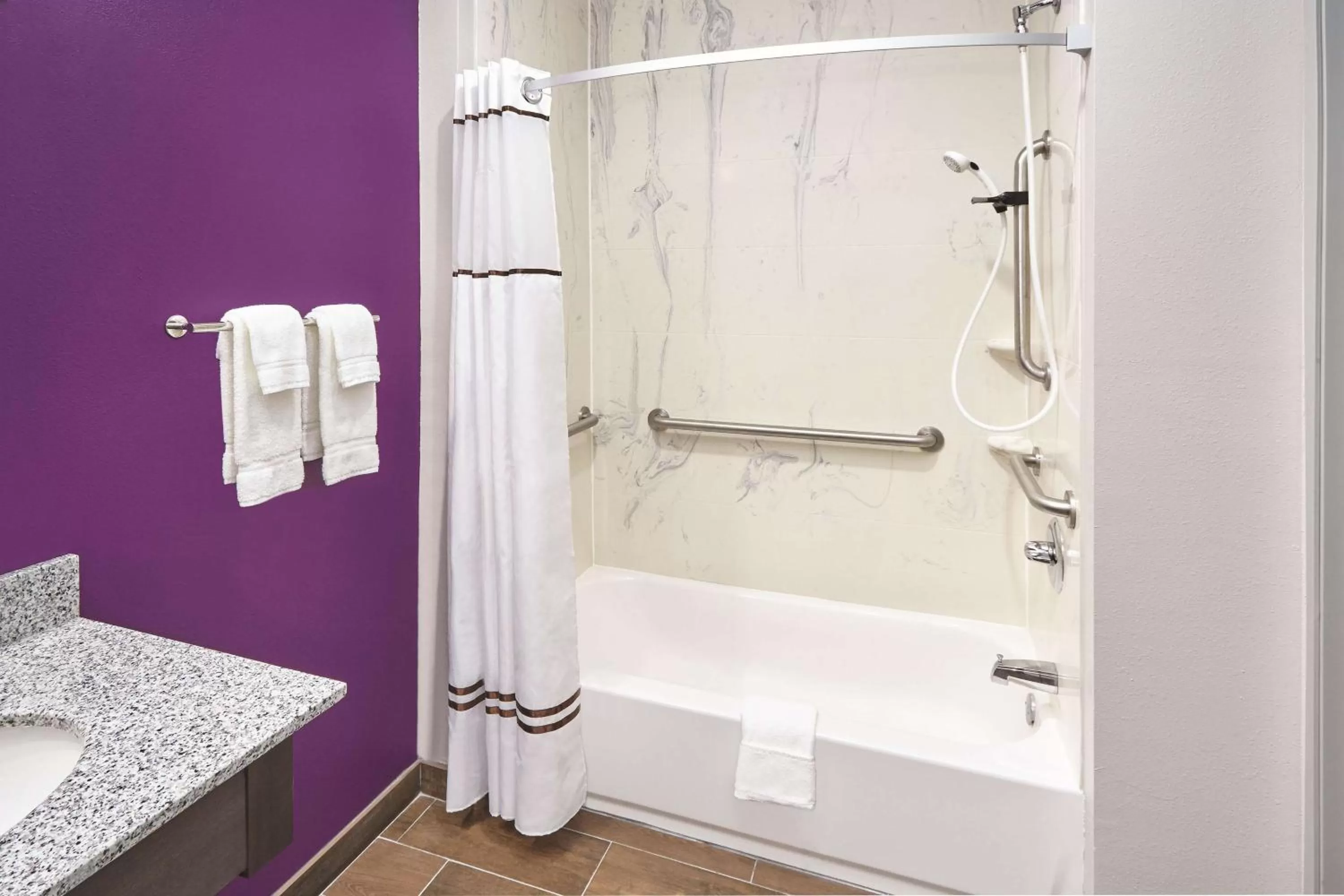 Photo of the whole room in La Quinta by Wyndham Springfield IL