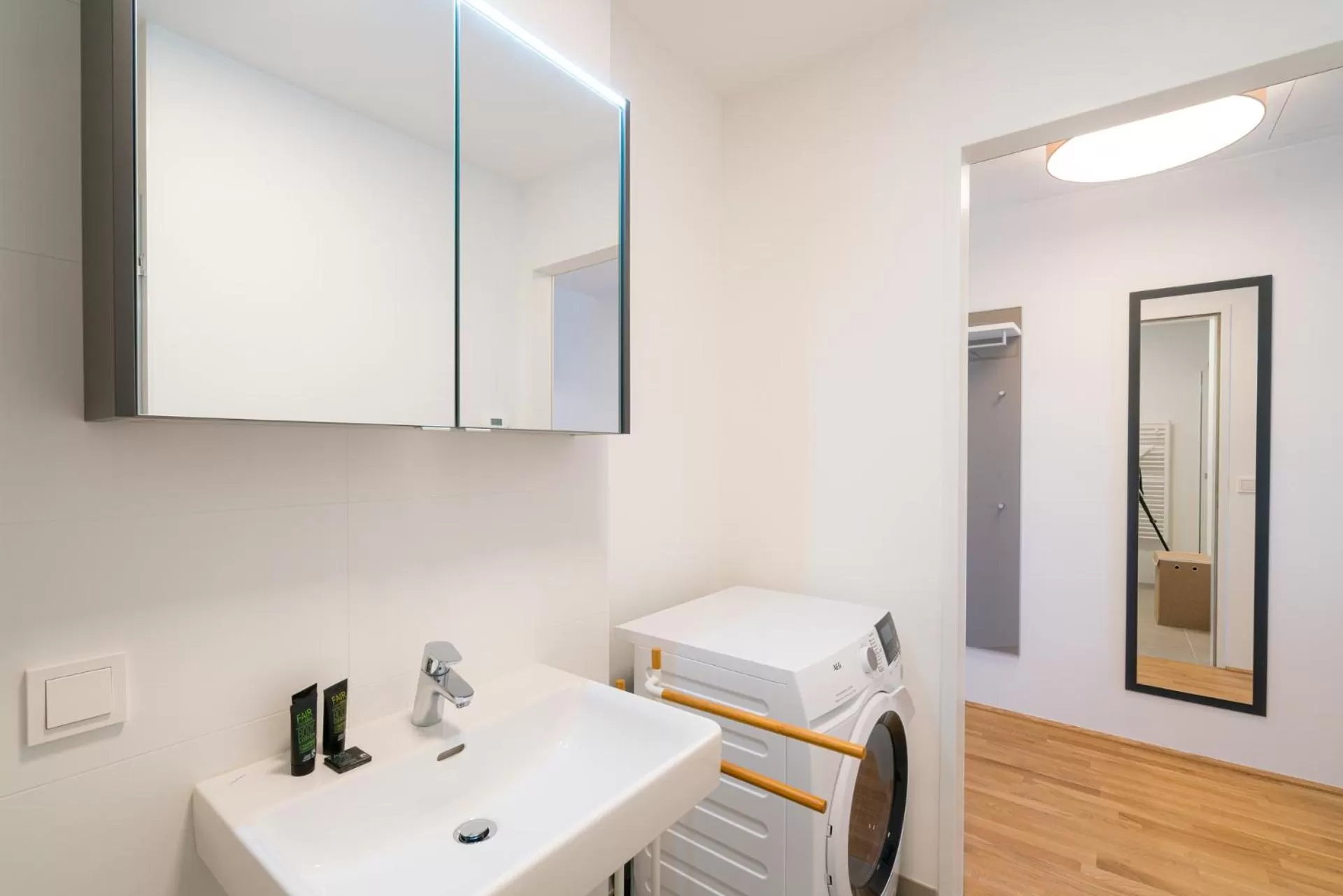 Vienna Residence, Marina Tower - Danube