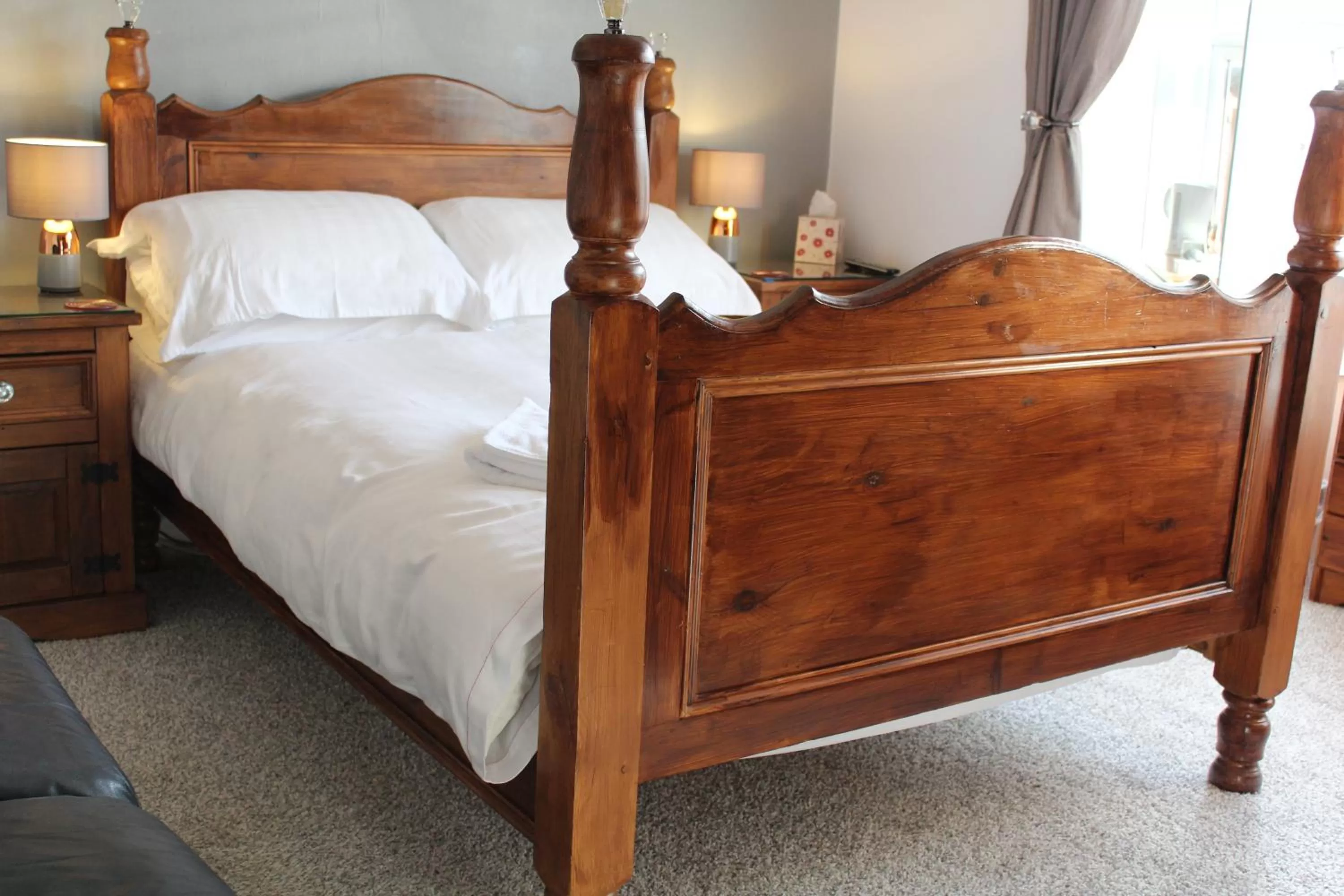 Bed in The Darnley Hotel