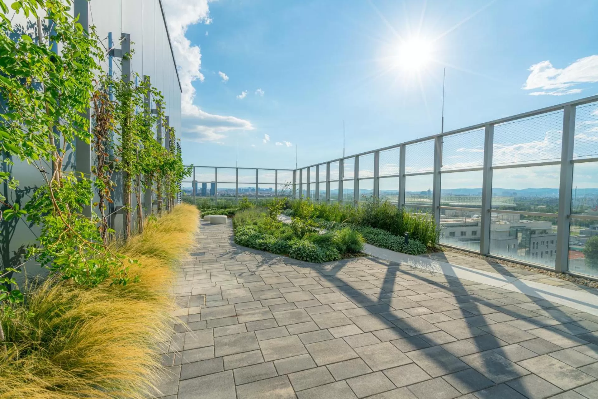 Balcony/Terrace in Vienna Residence, Marina Tower - Danube