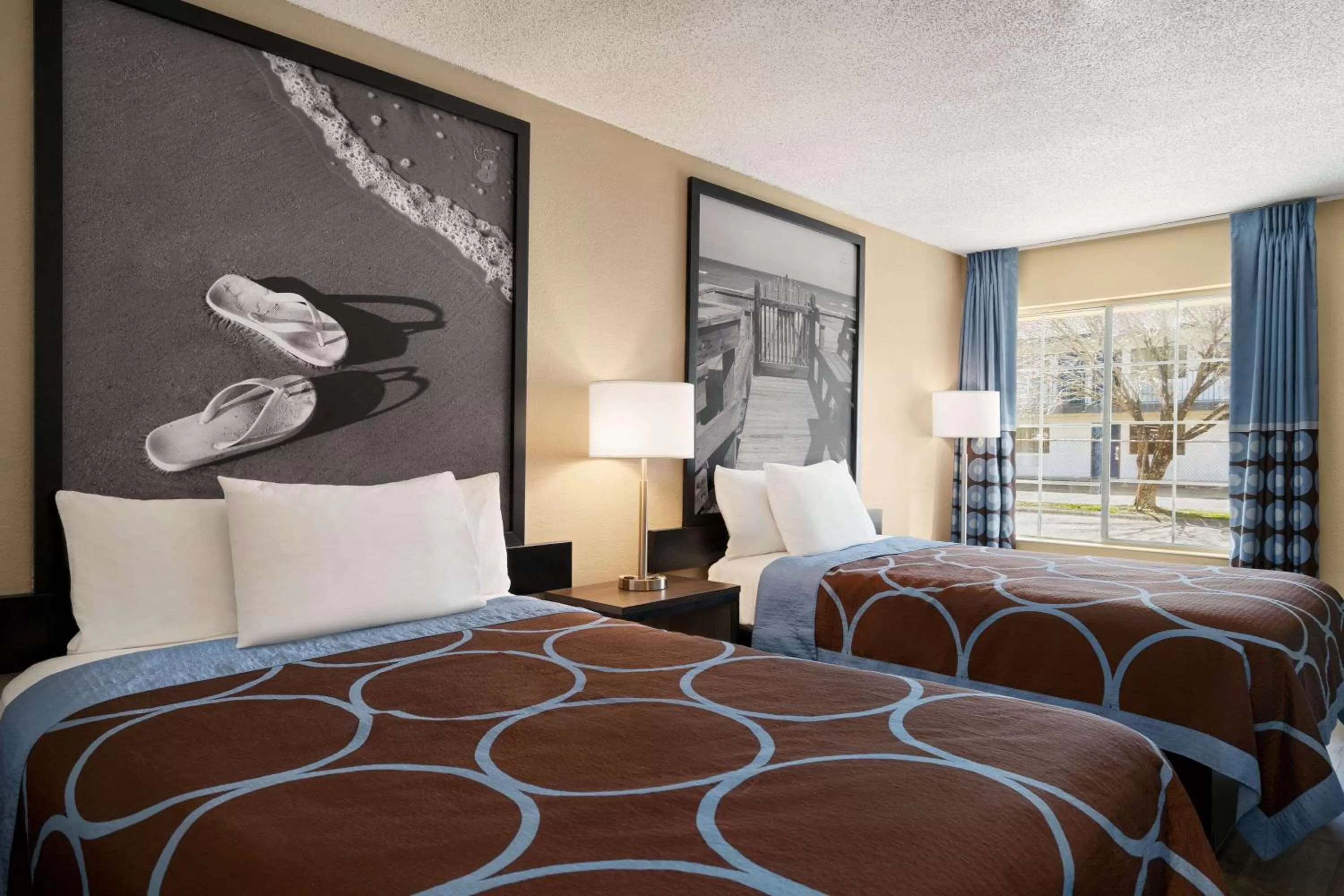 Bedroom, Bed in Super 8 by Wyndham Gulfport Airport NW Near Biloxi