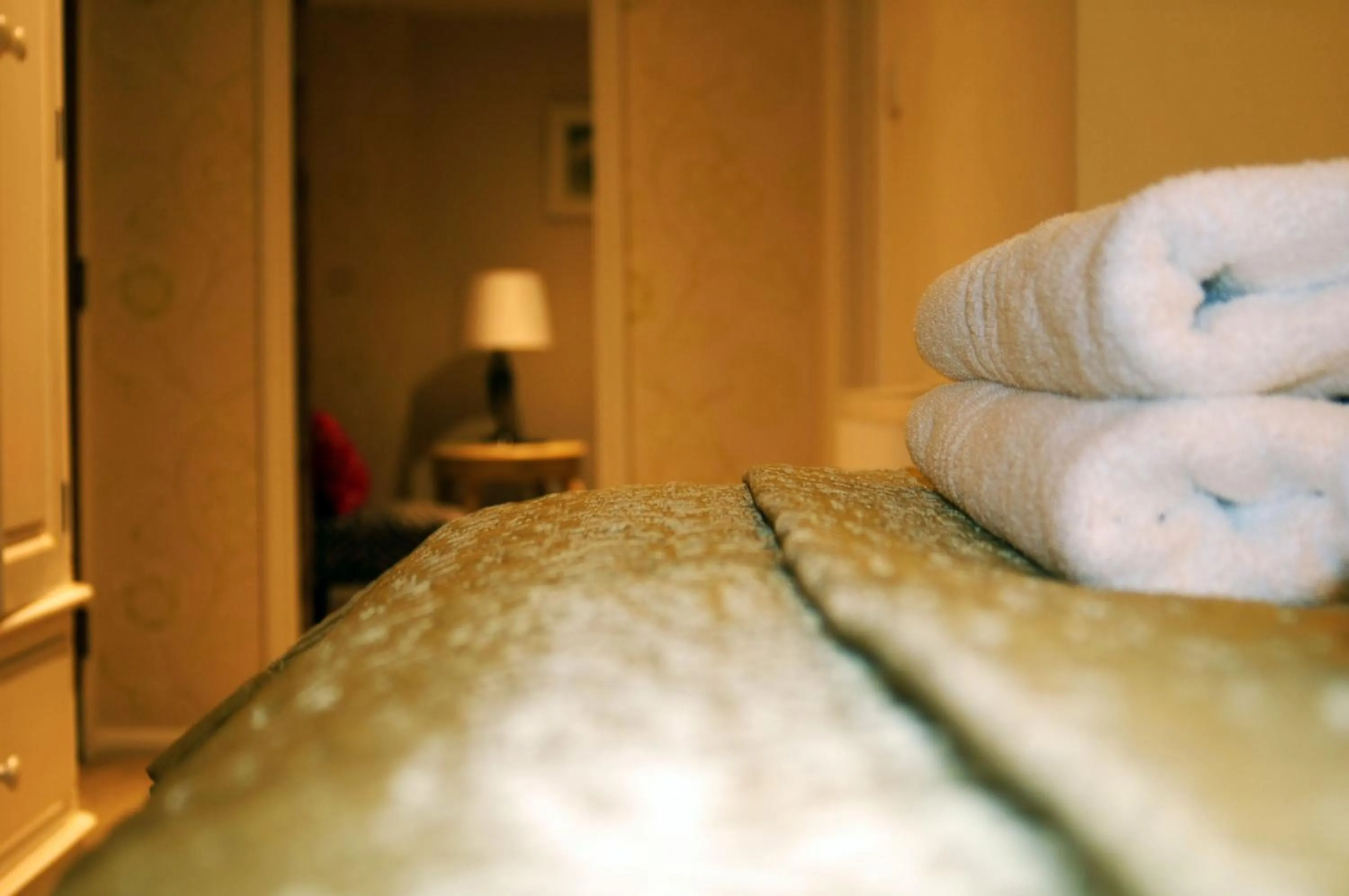Decorative detail, Bed in Le Bouchon Brasserie & Hotel