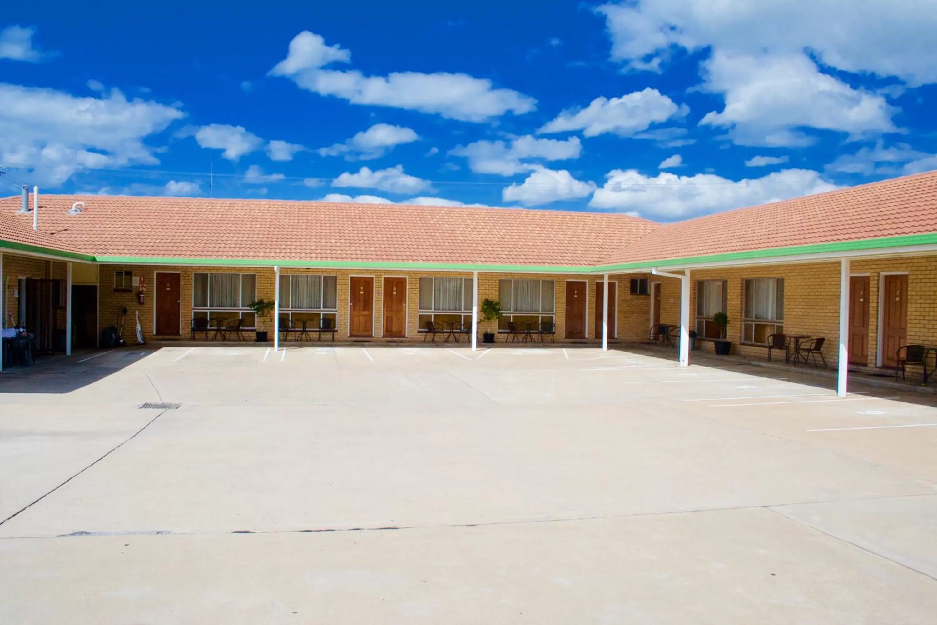 Property building in Buckaroo Motor Inn