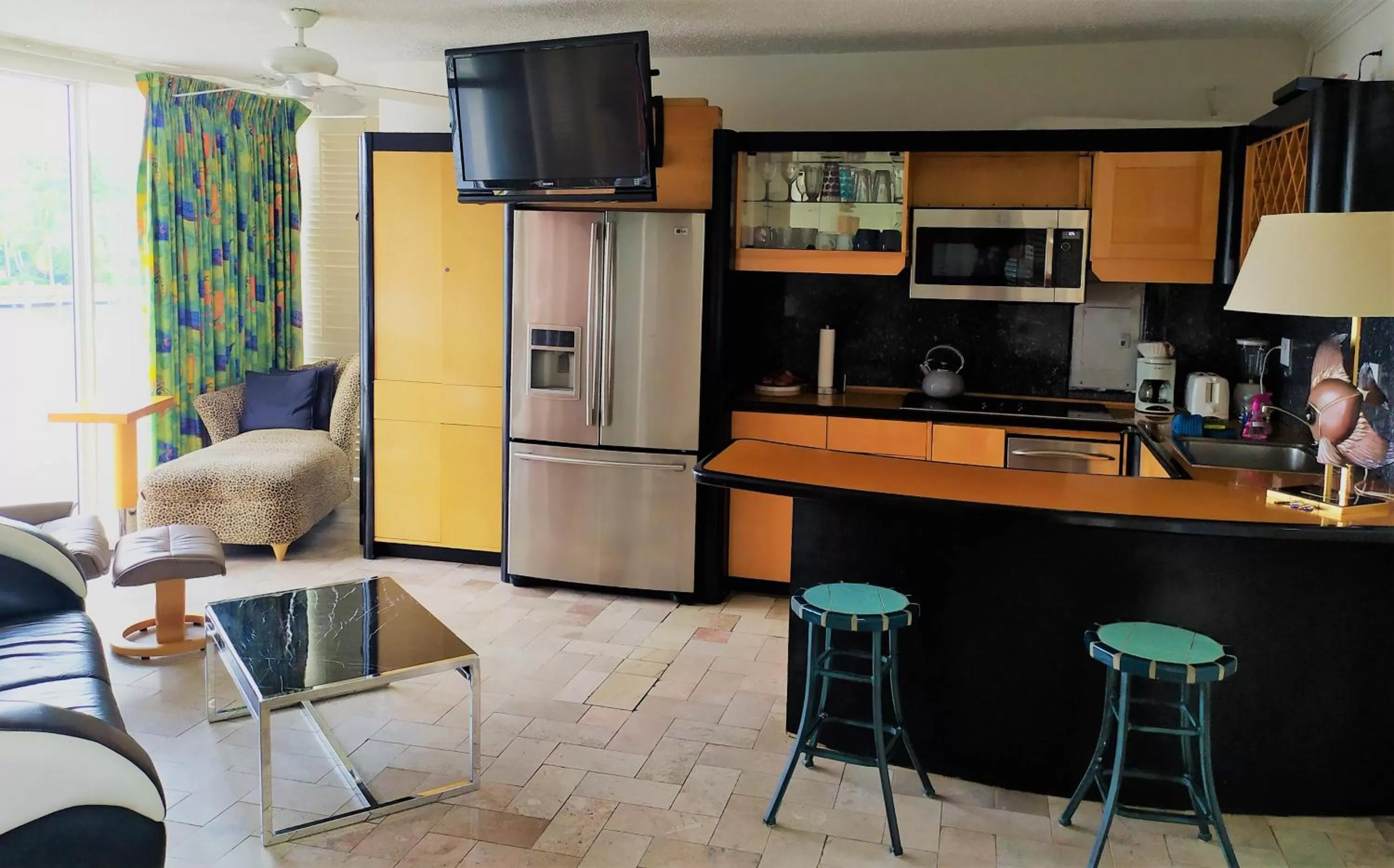 Kitchen or kitchenette in Manhattan Tower Apartment Hotel