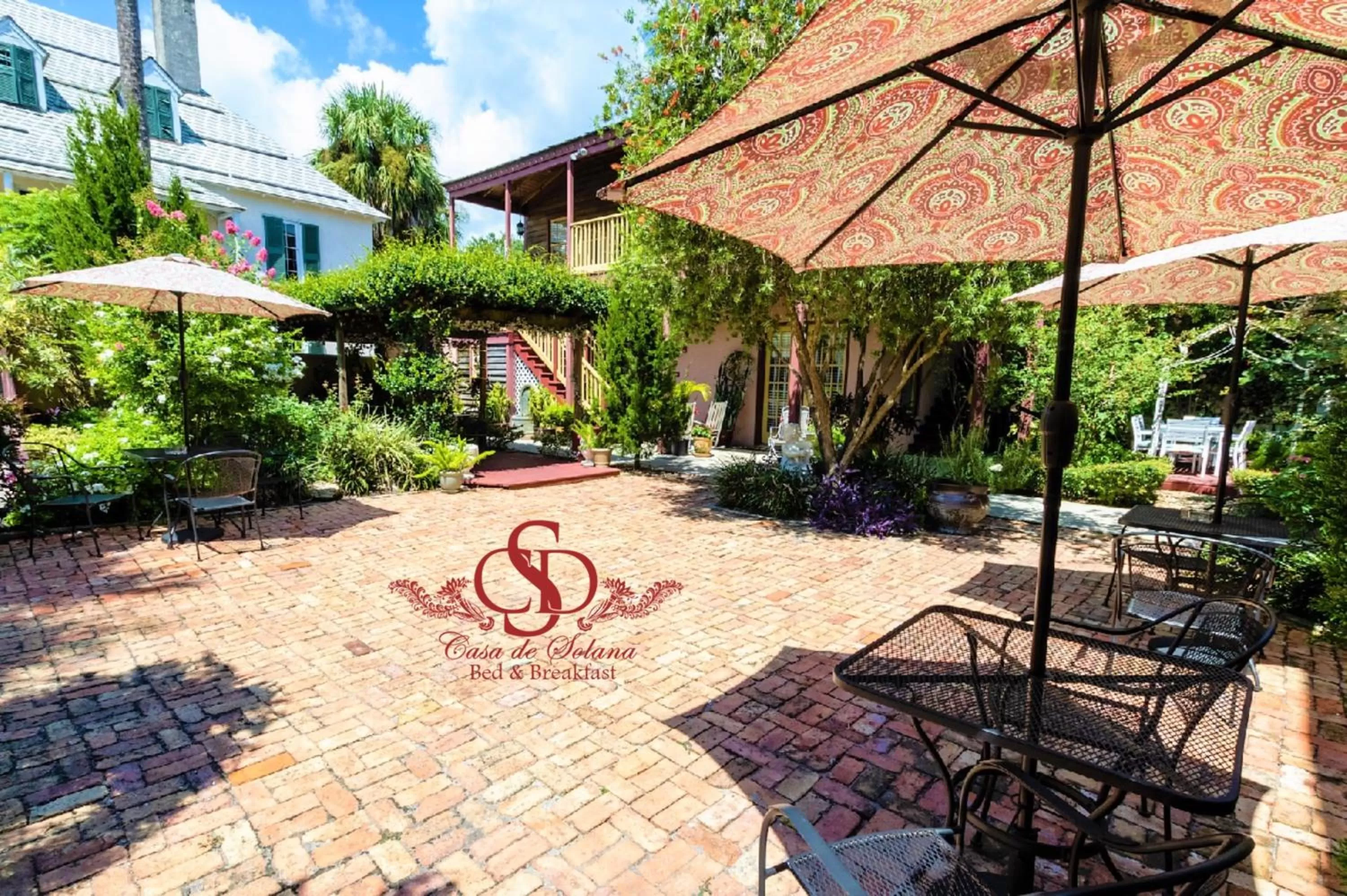 Patio in Casa De Solana & Victorian House Bed and Breakfast