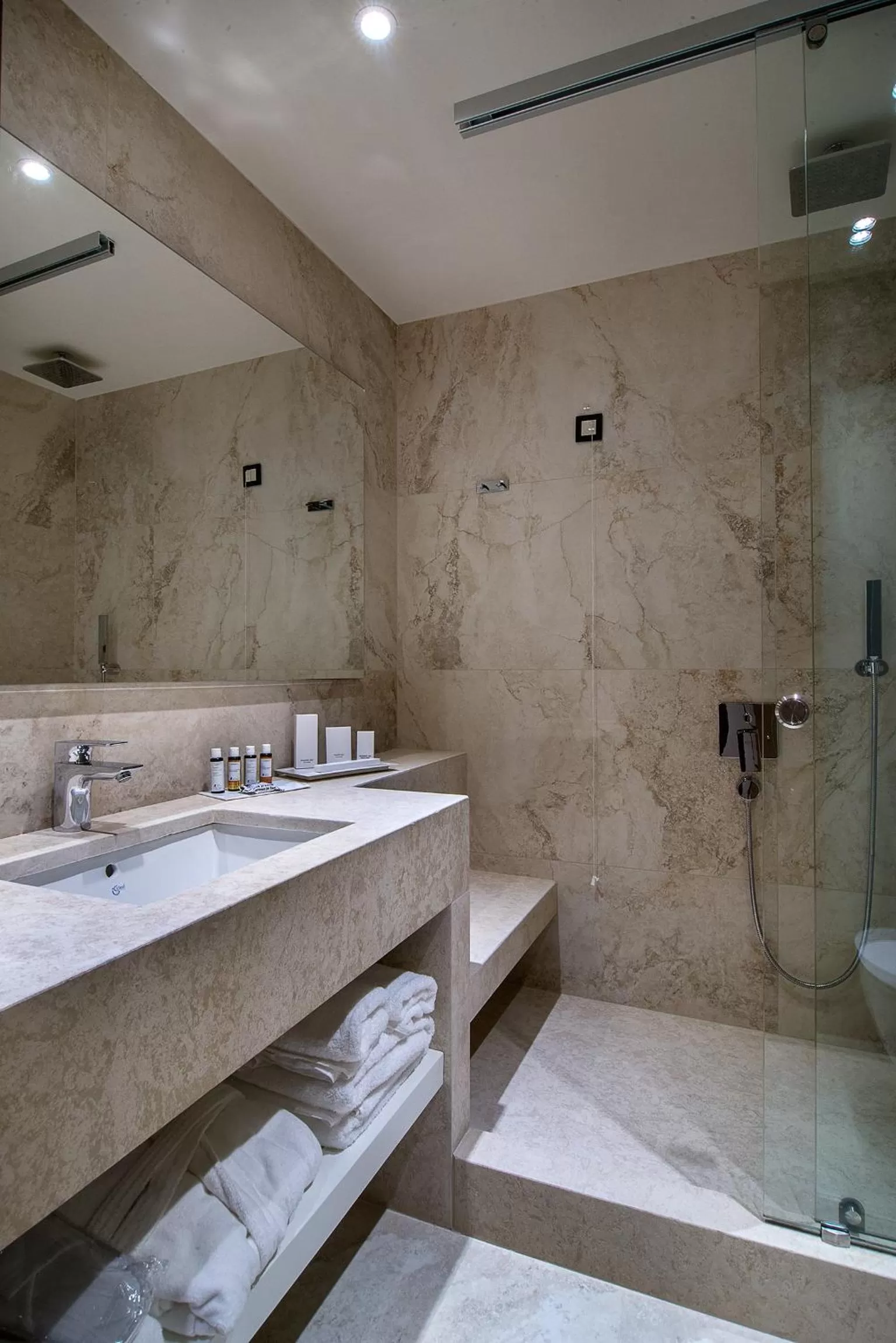 Toilet in Civitel Akali Hotel