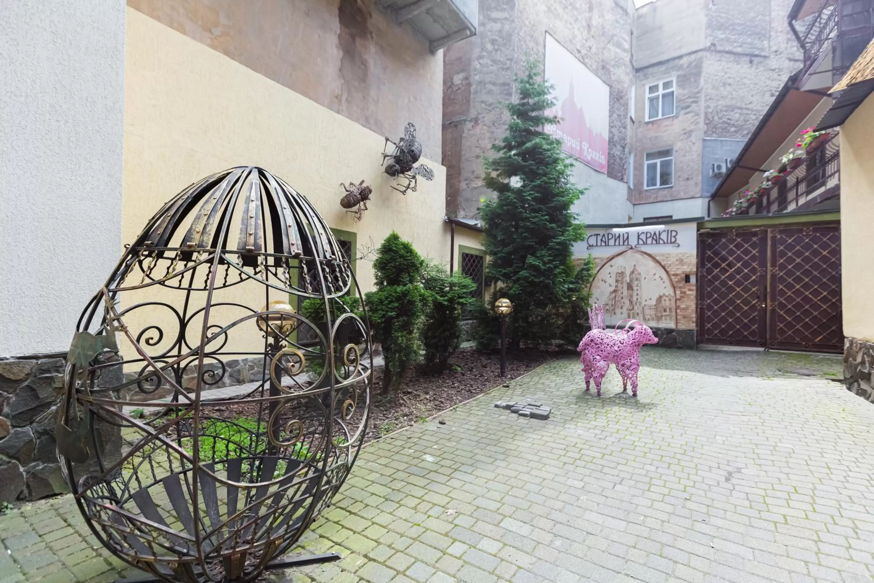 Facade/entrance in Staryi Krakiv