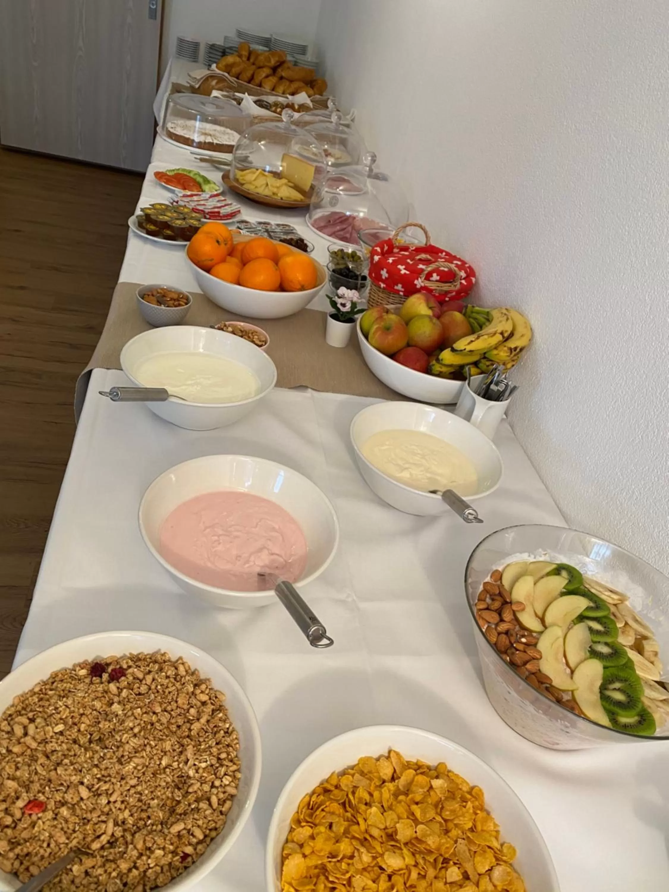 Breakfast in Bernina Bed and Breakfast