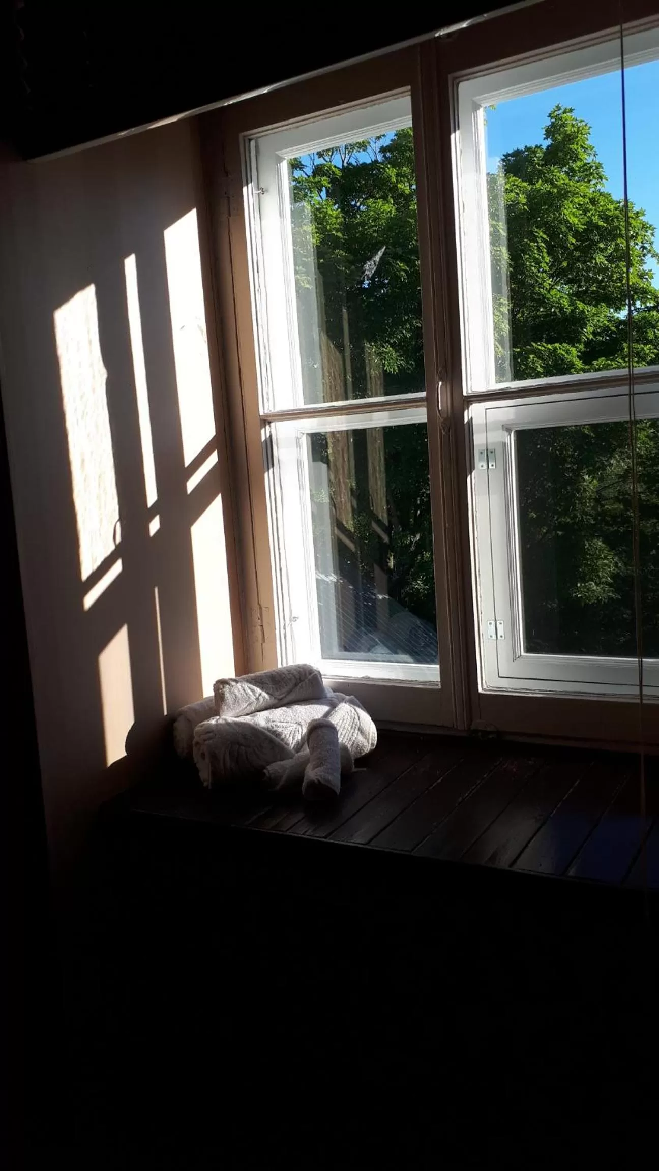 Garden view, Bed in Auberge le Petit Séjour