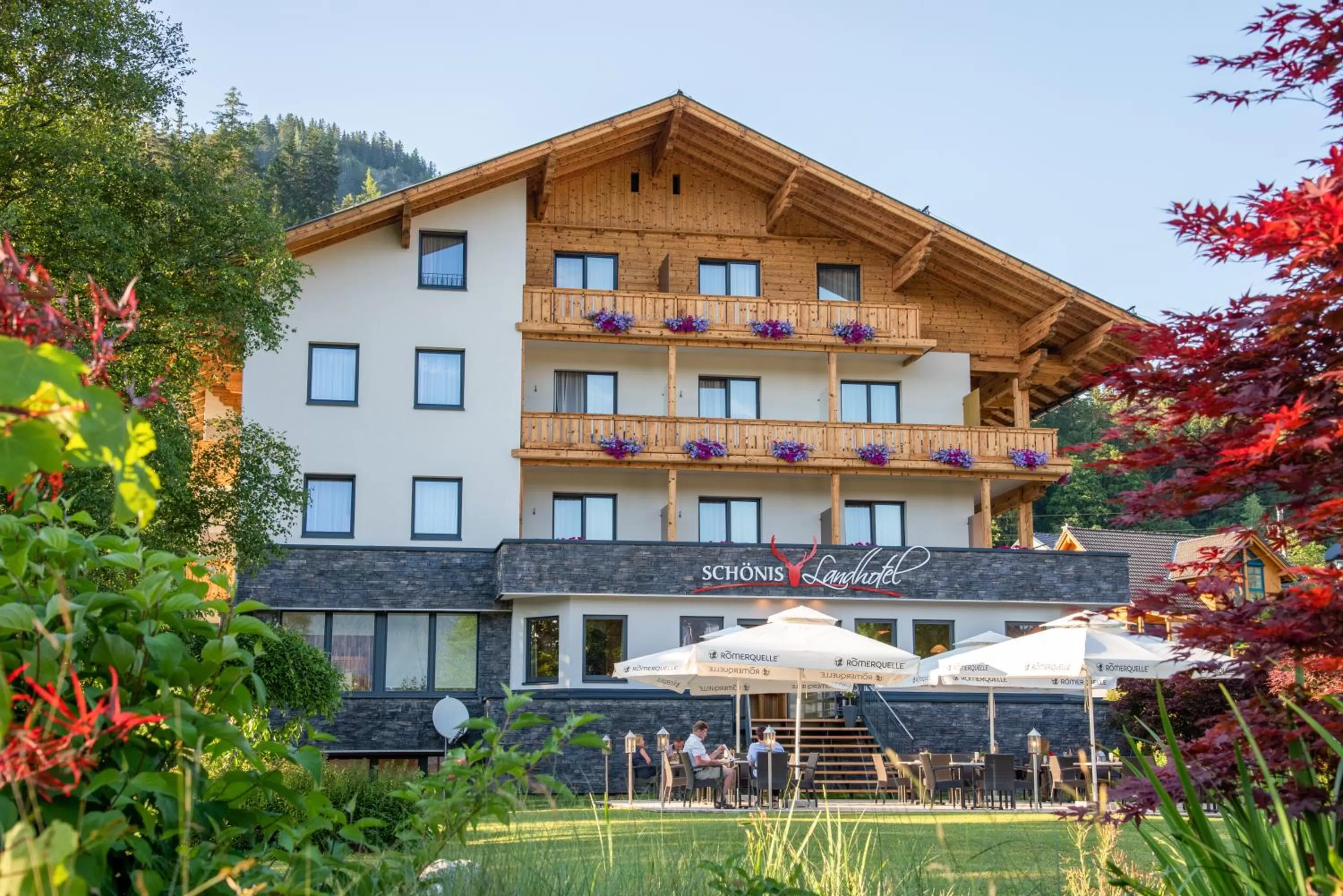 Property Building in SCHÖNIS-Landhotel