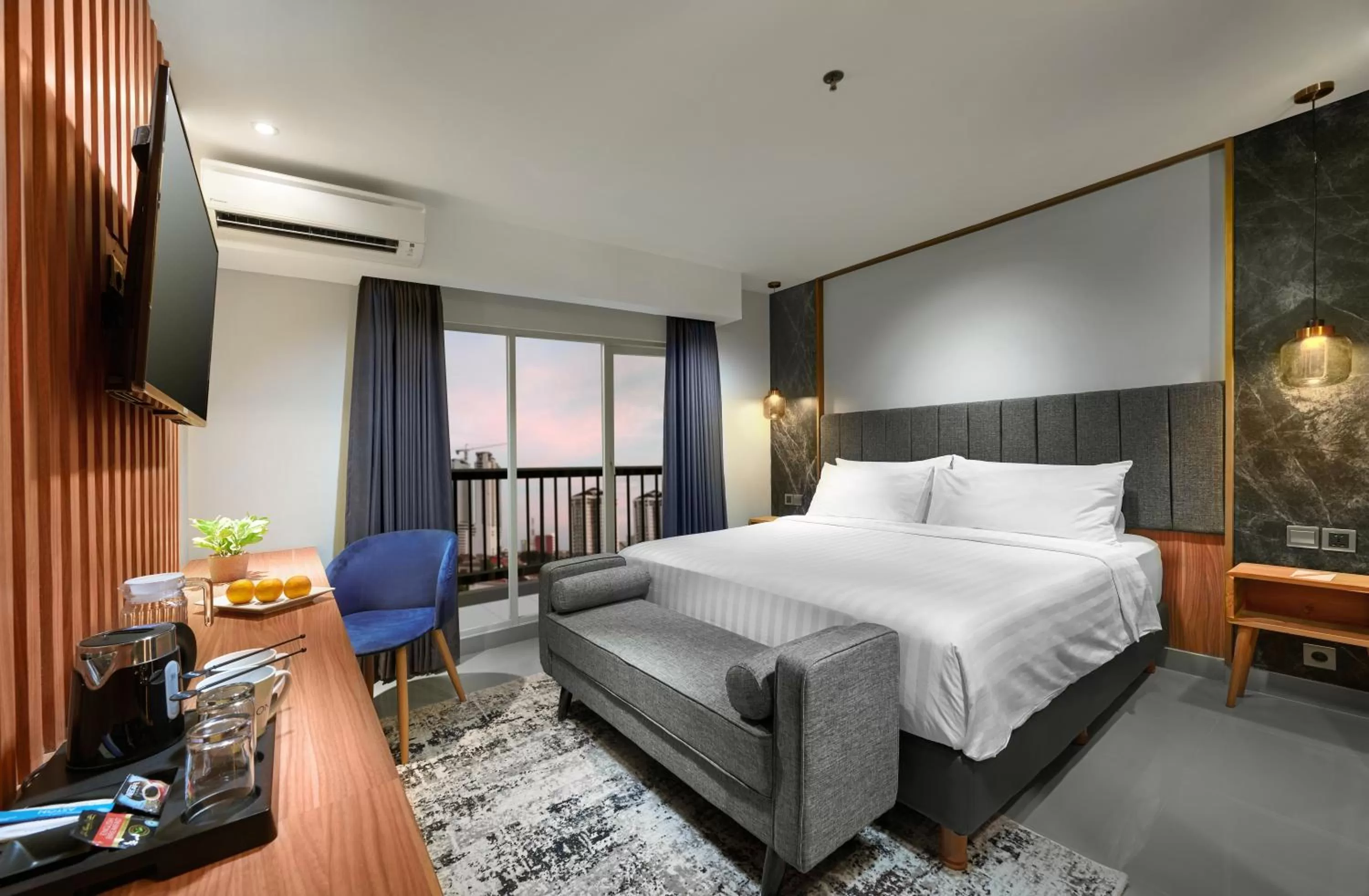 Bedroom, Bed in Aston Inn Jemursari