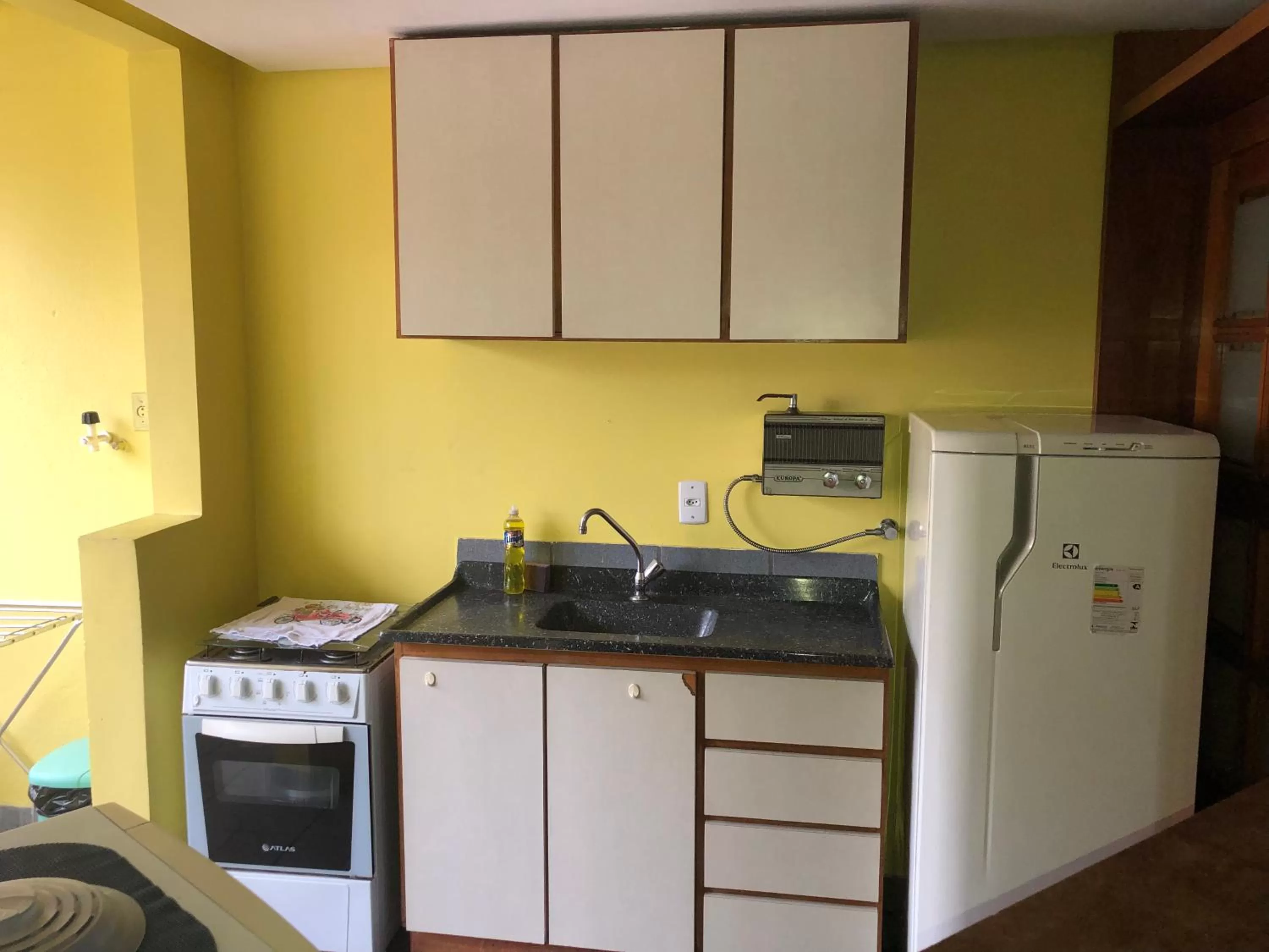 Kitchen/Kitchenette in Manhattan Apart Hotel