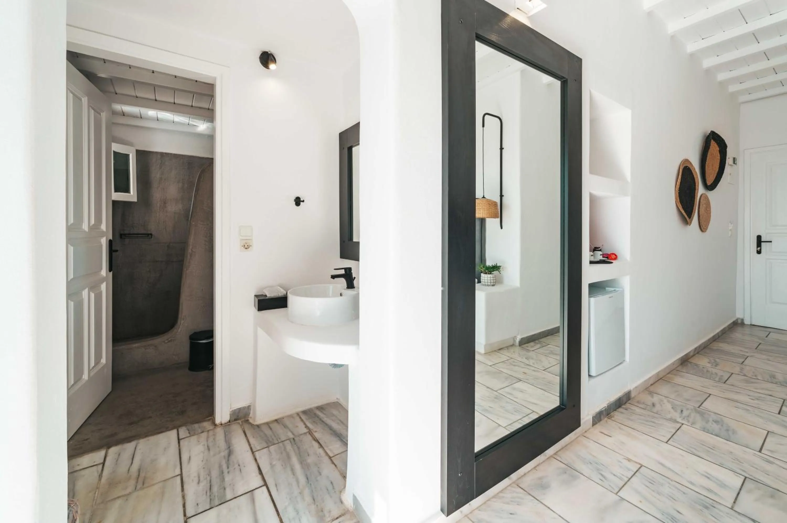 Shower in Mr & Mrs White Mykonos