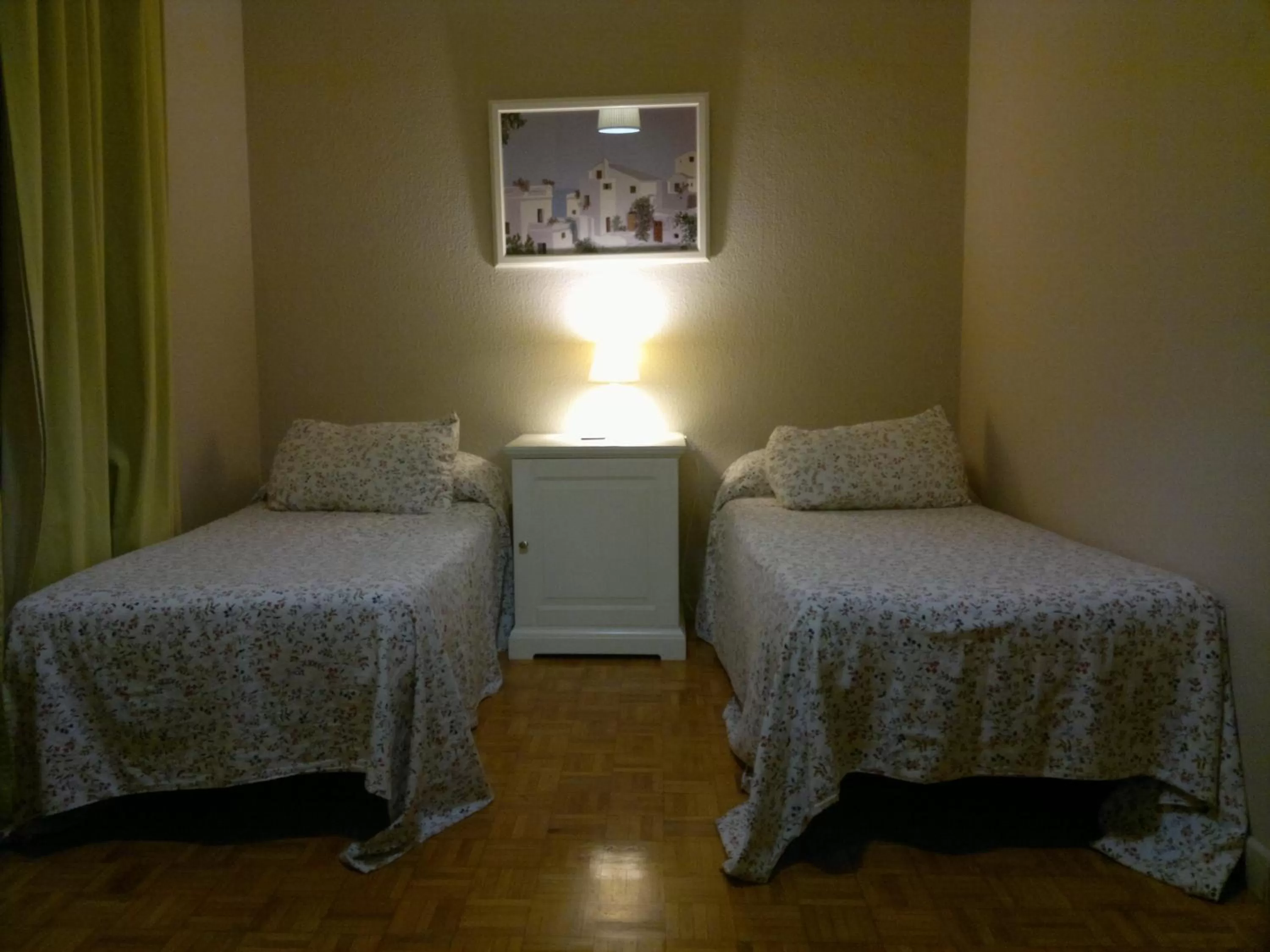 Bed in Ally's Bed&Breakfast,